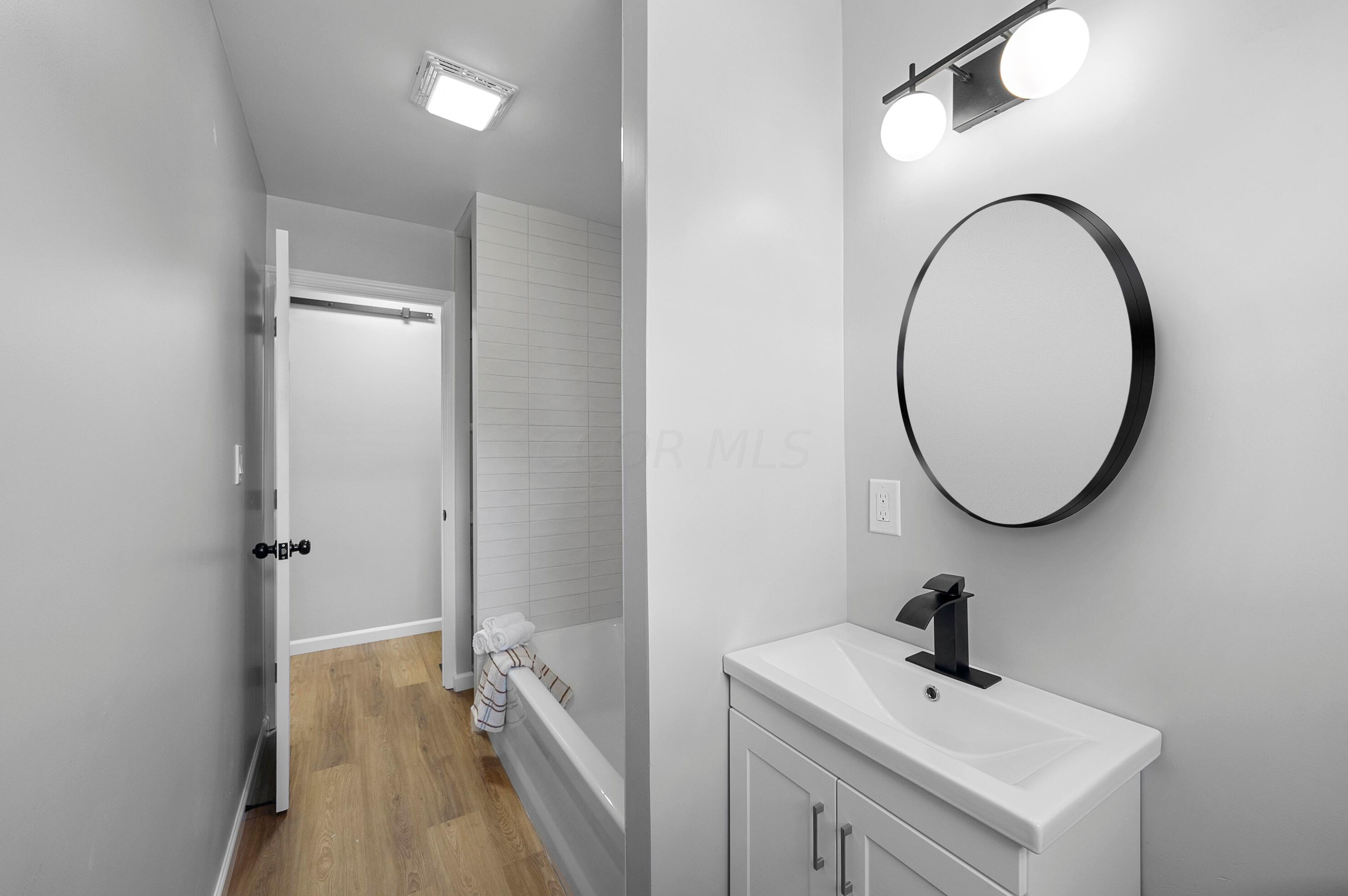 1872 Alvason Ave, Columbus OH exterior