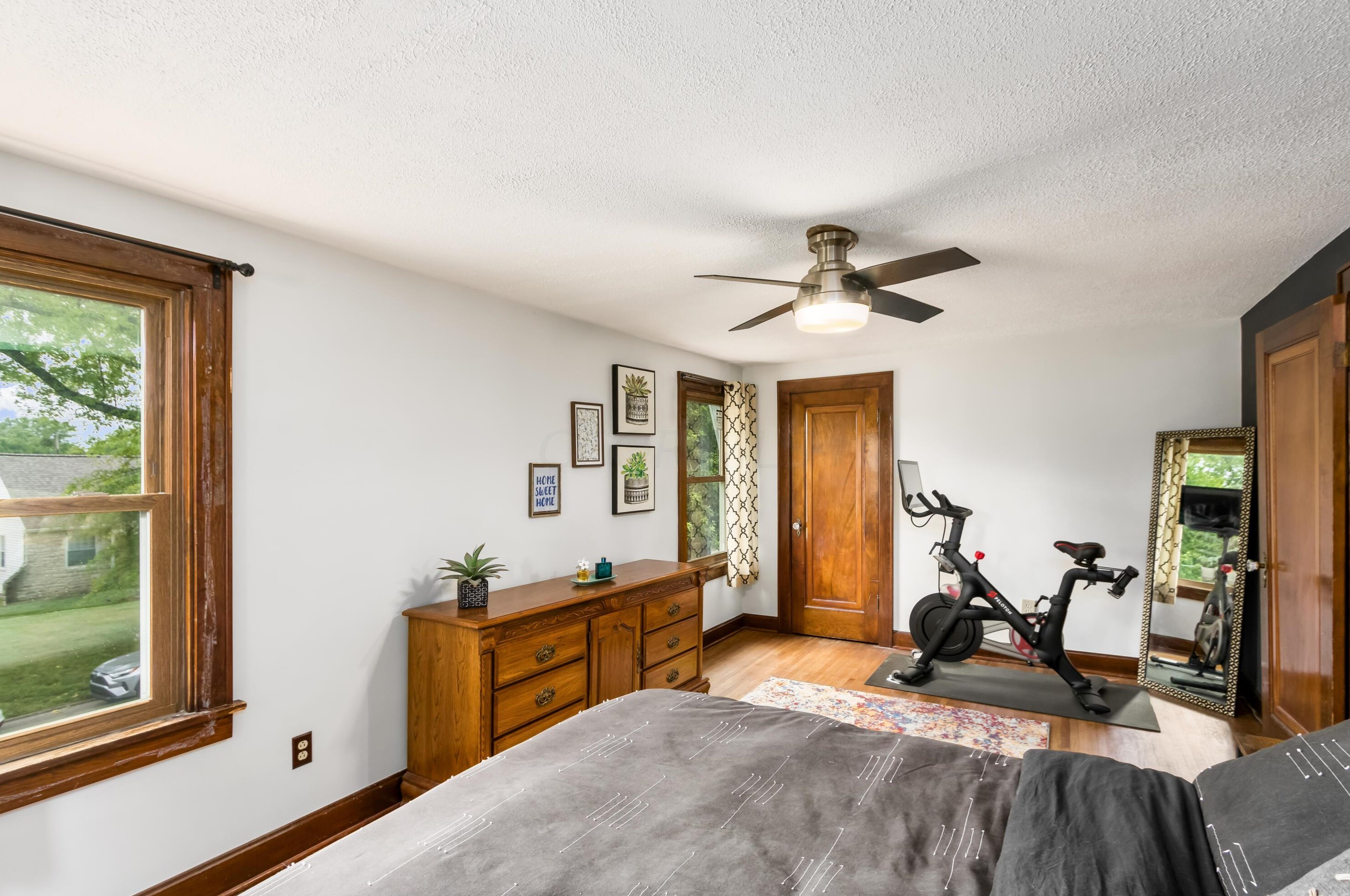 2932 Oaklawn St, Columbus OH  43224-4350 exterior