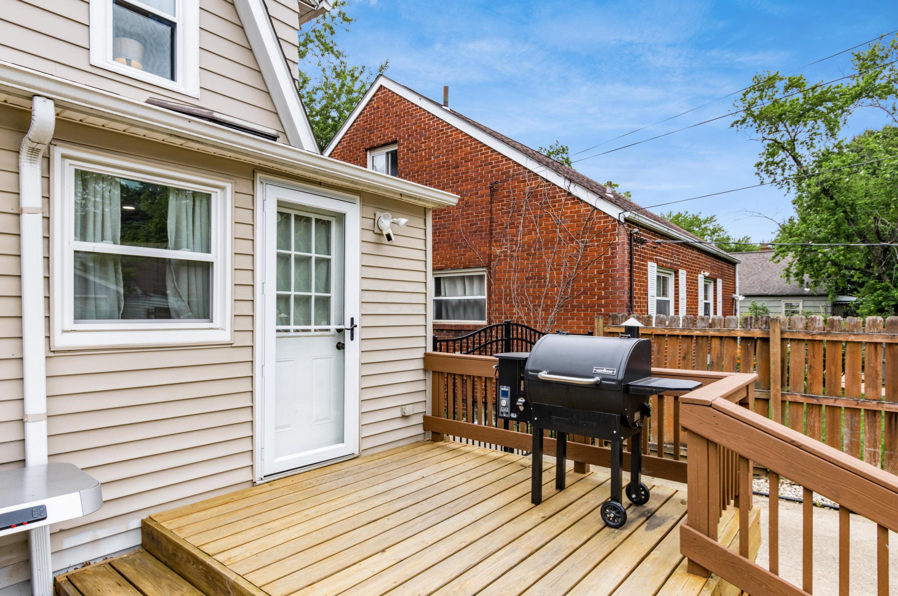 2932 Oaklawn St, Columbus OH  43224-4350 exterior