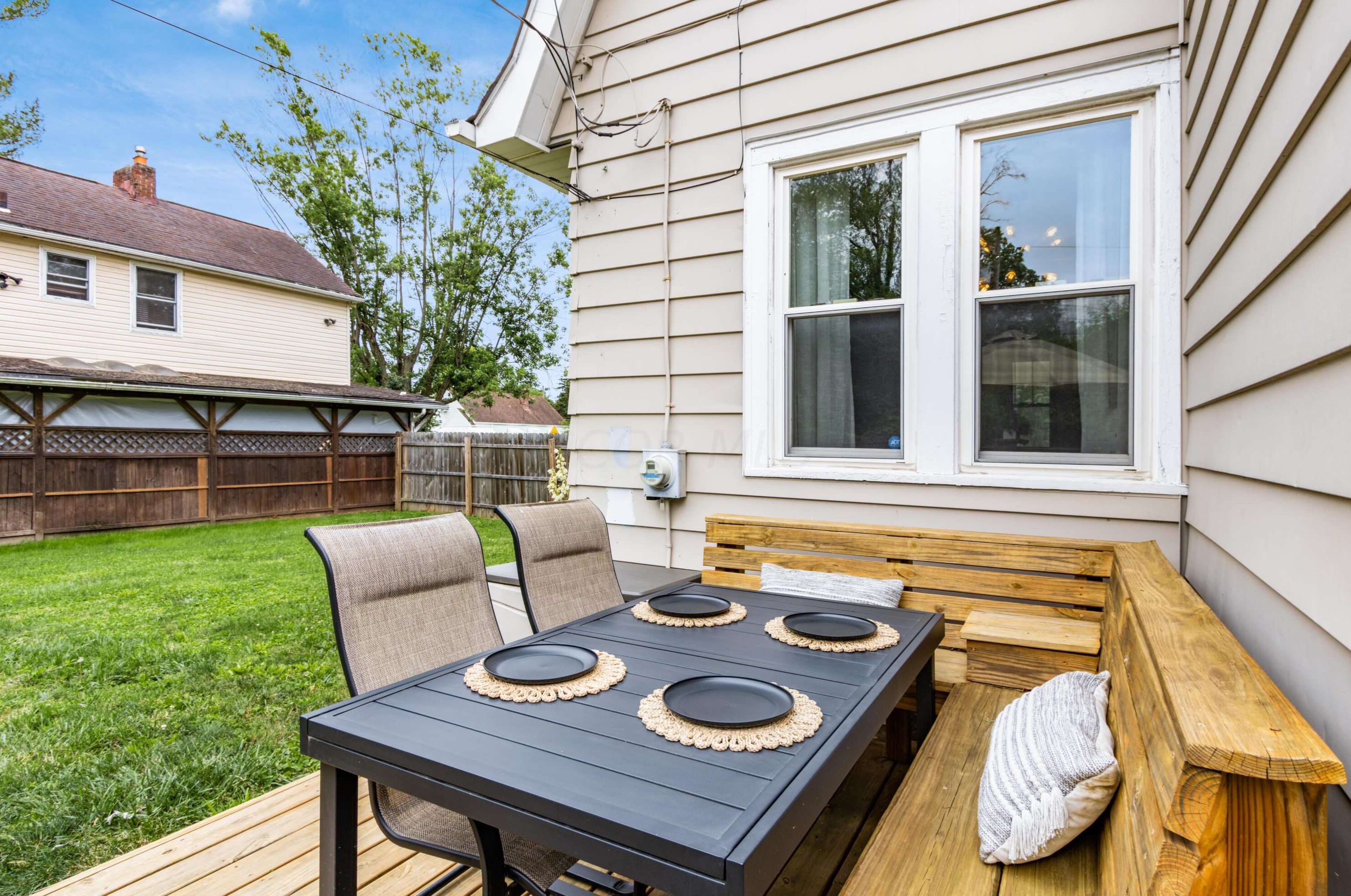 2932 Oaklawn St, Columbus OH  43224-4350 exterior