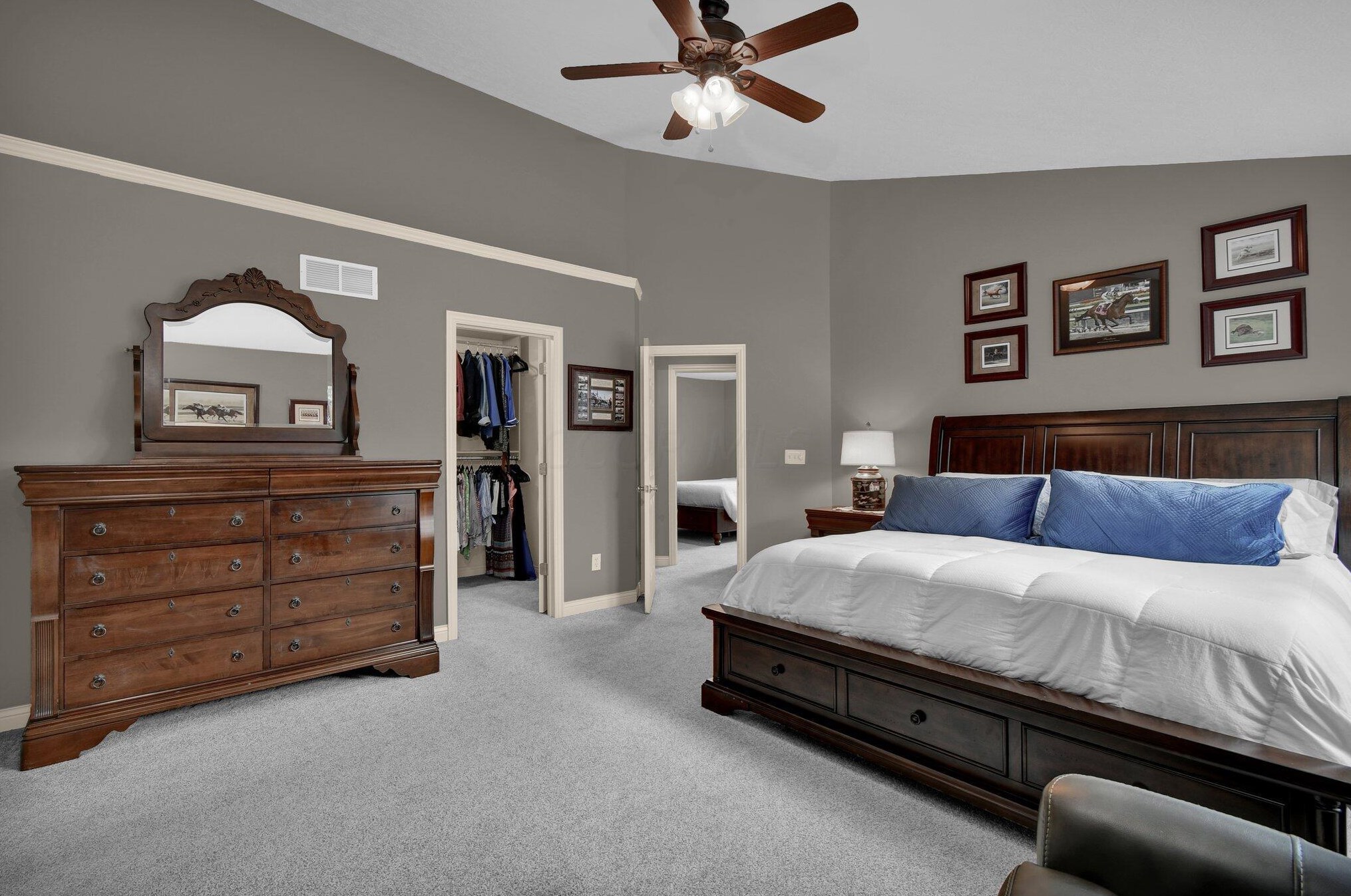 1367 Donahey St, Columbus OH 43235-6704 exterior