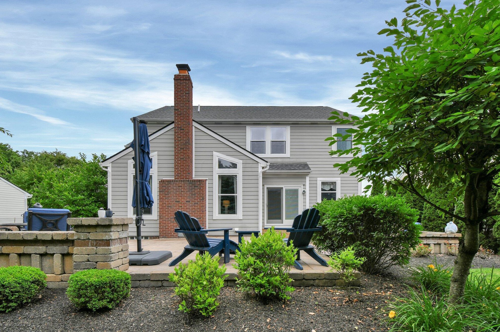 1367 Donahey St, Columbus OH 43235-6704 exterior