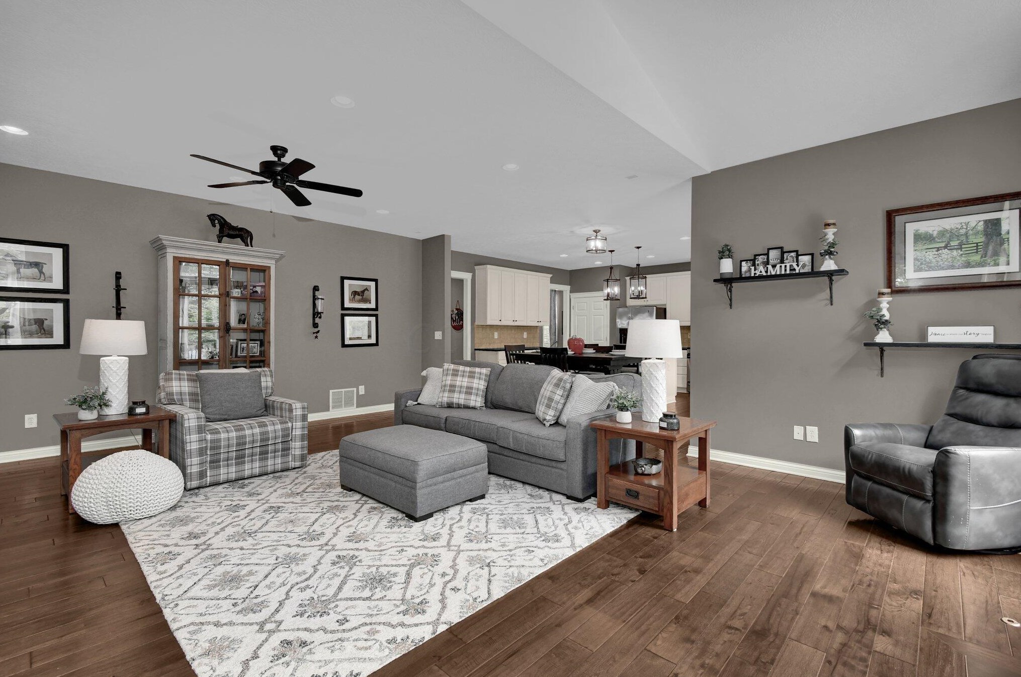 1367 Donahey St, Columbus OH 43235-6704 exterior