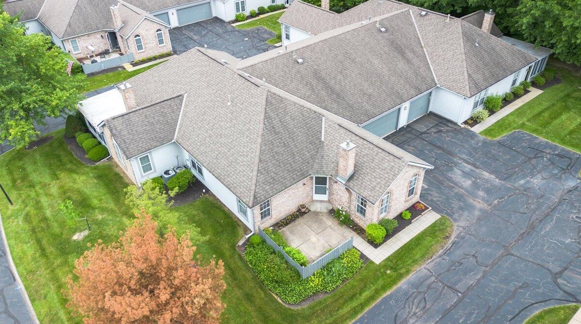 1252 Villa Oaks Ct, Columbus OH exterior