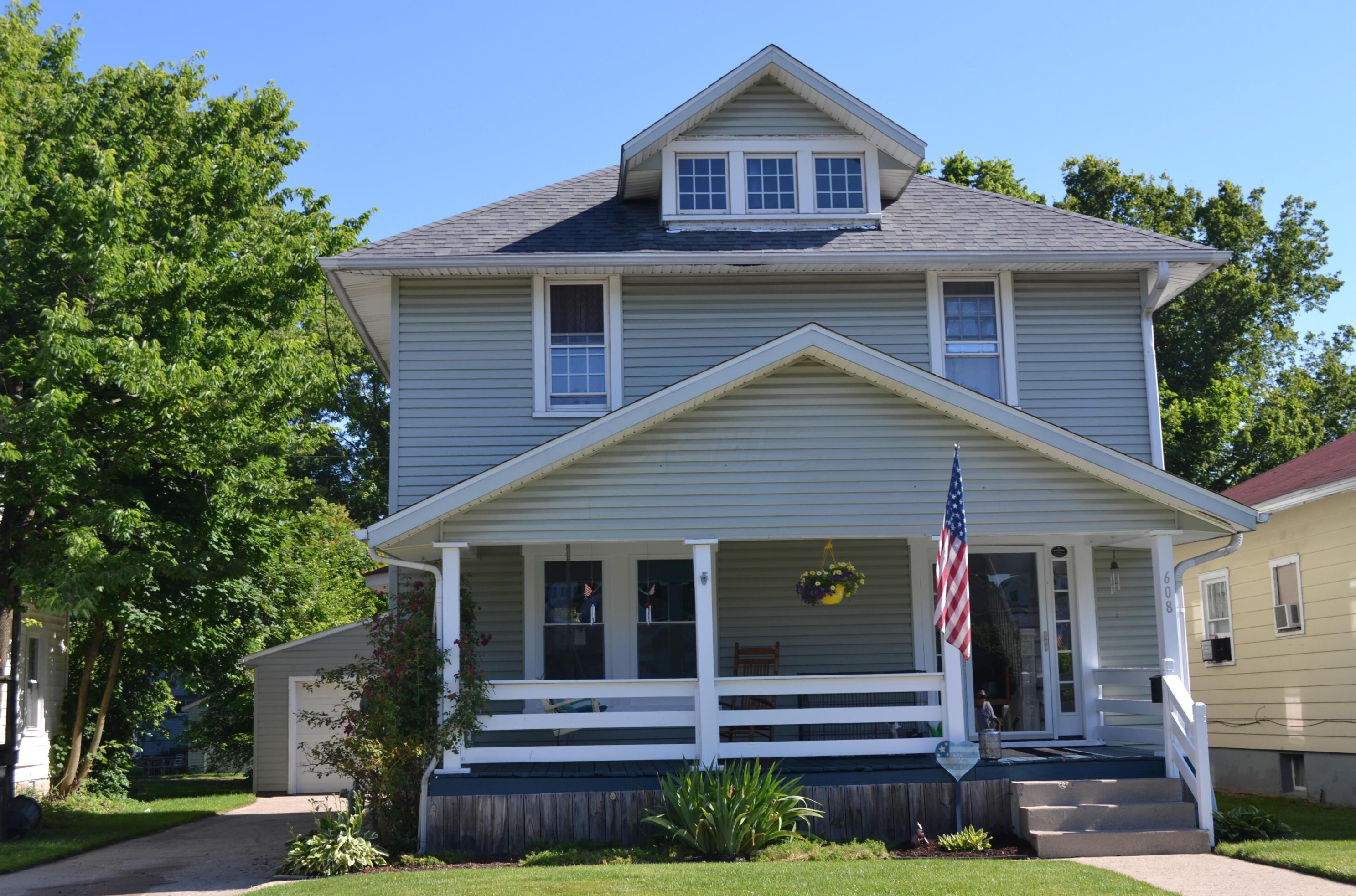 608 E Cassilly St, Springfield, OH 45503