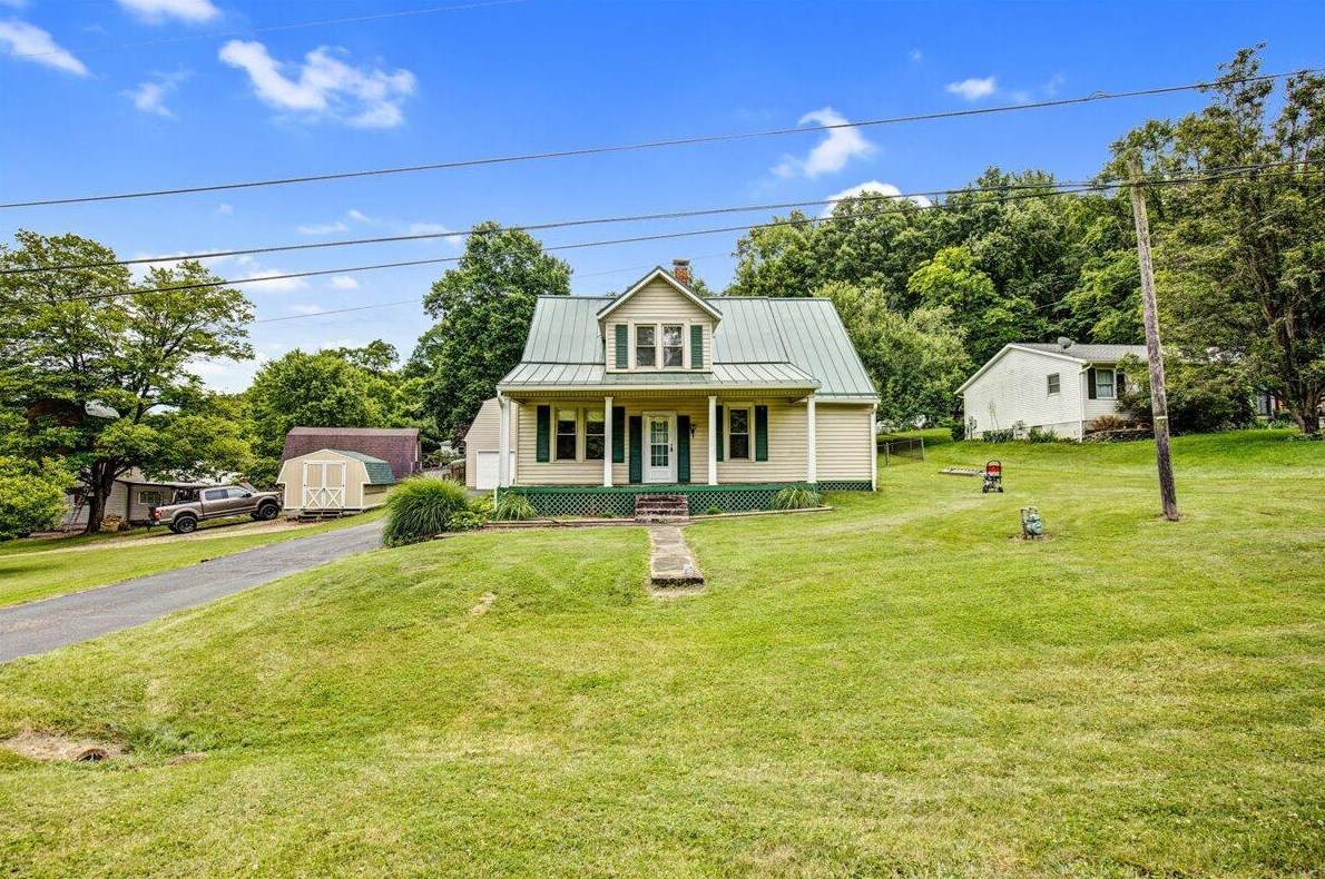 726 Boving Rd, Lancaster, OH 43130-8586