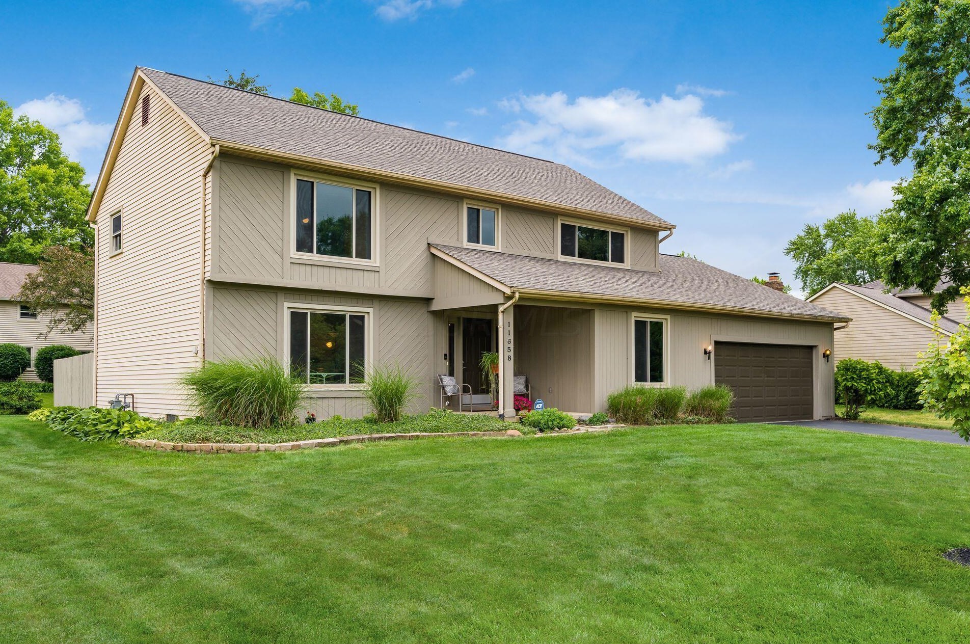 11658 Stonecreek Dr, Pickerington, OH 43147-9671