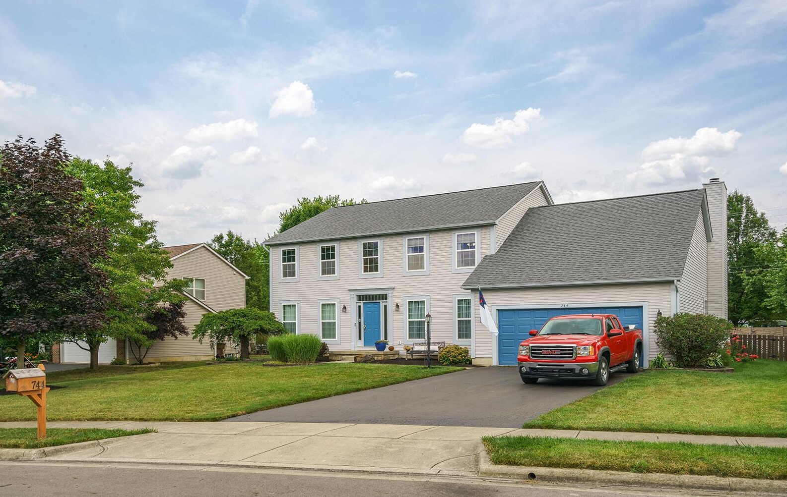 744 Manchester Cir N, Pickerington, OH 43147