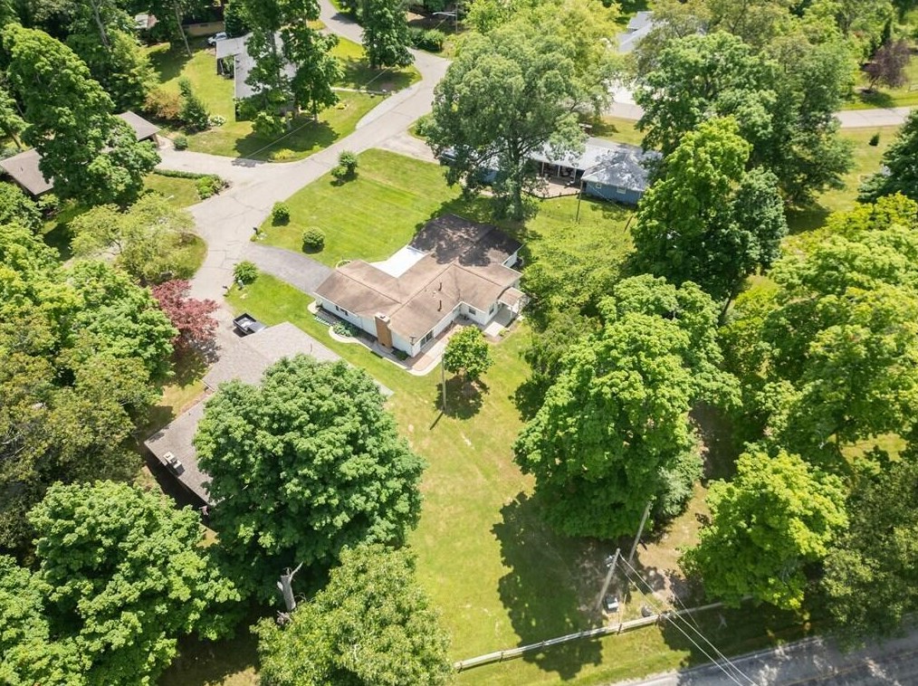 1361 Hanover Ct, Circleville, OH 43113-9233