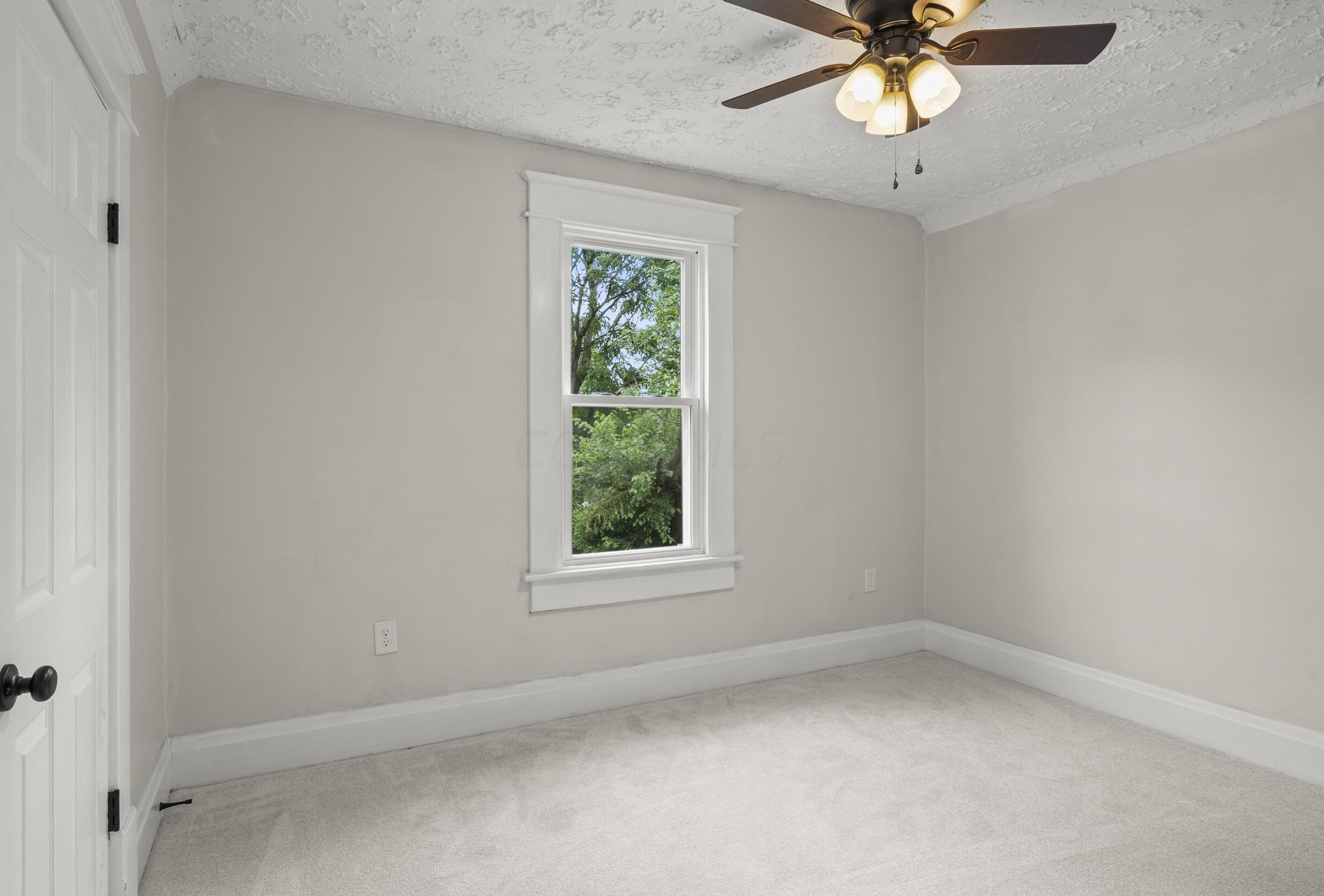 1592 Genessee Ave, Columbus OH 43211-1518 exterior