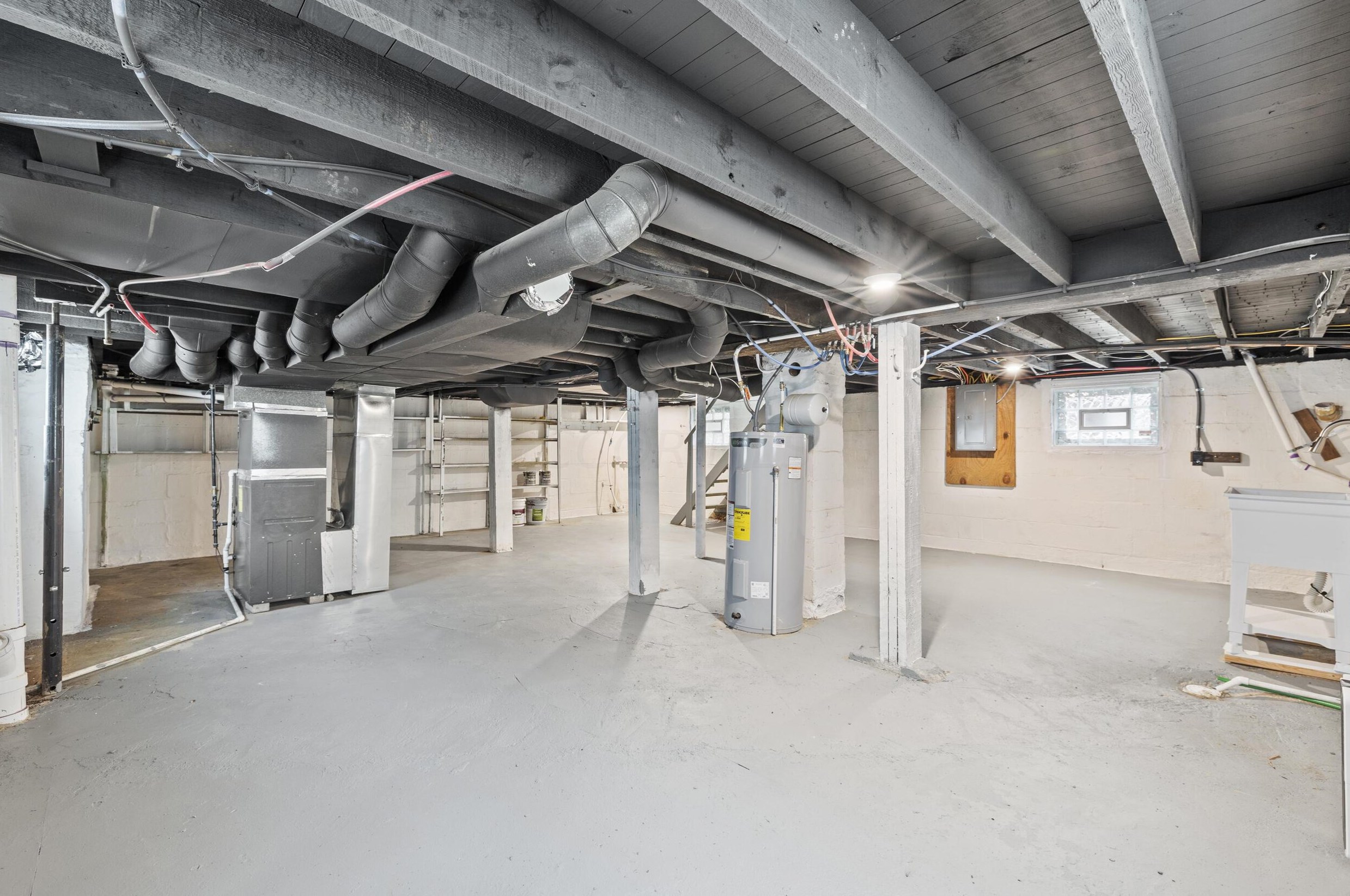 1592 Genessee Ave, Columbus OH 43211-1518 exterior