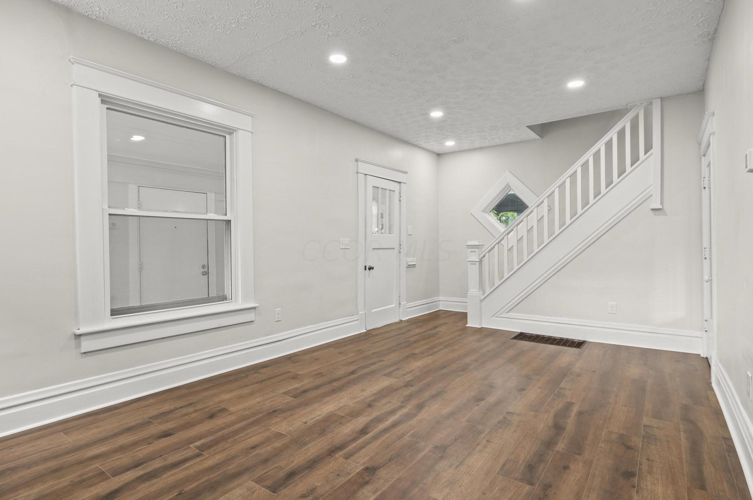 1592 Genessee Ave, Columbus OH 43211-1518 exterior