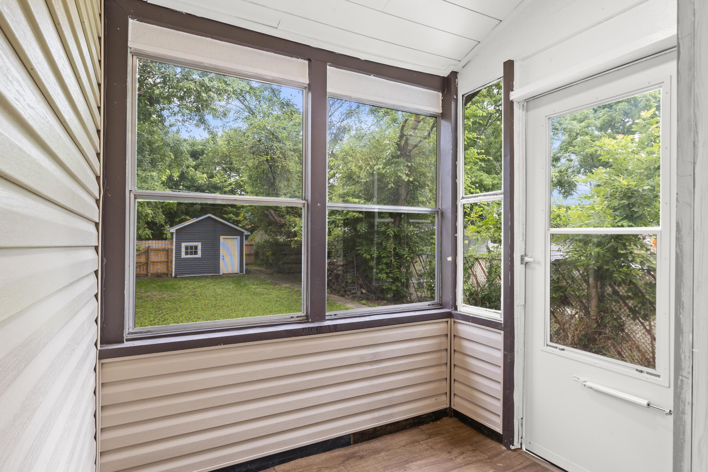 1592 Genessee Ave, Columbus OH 43211-1518 exterior