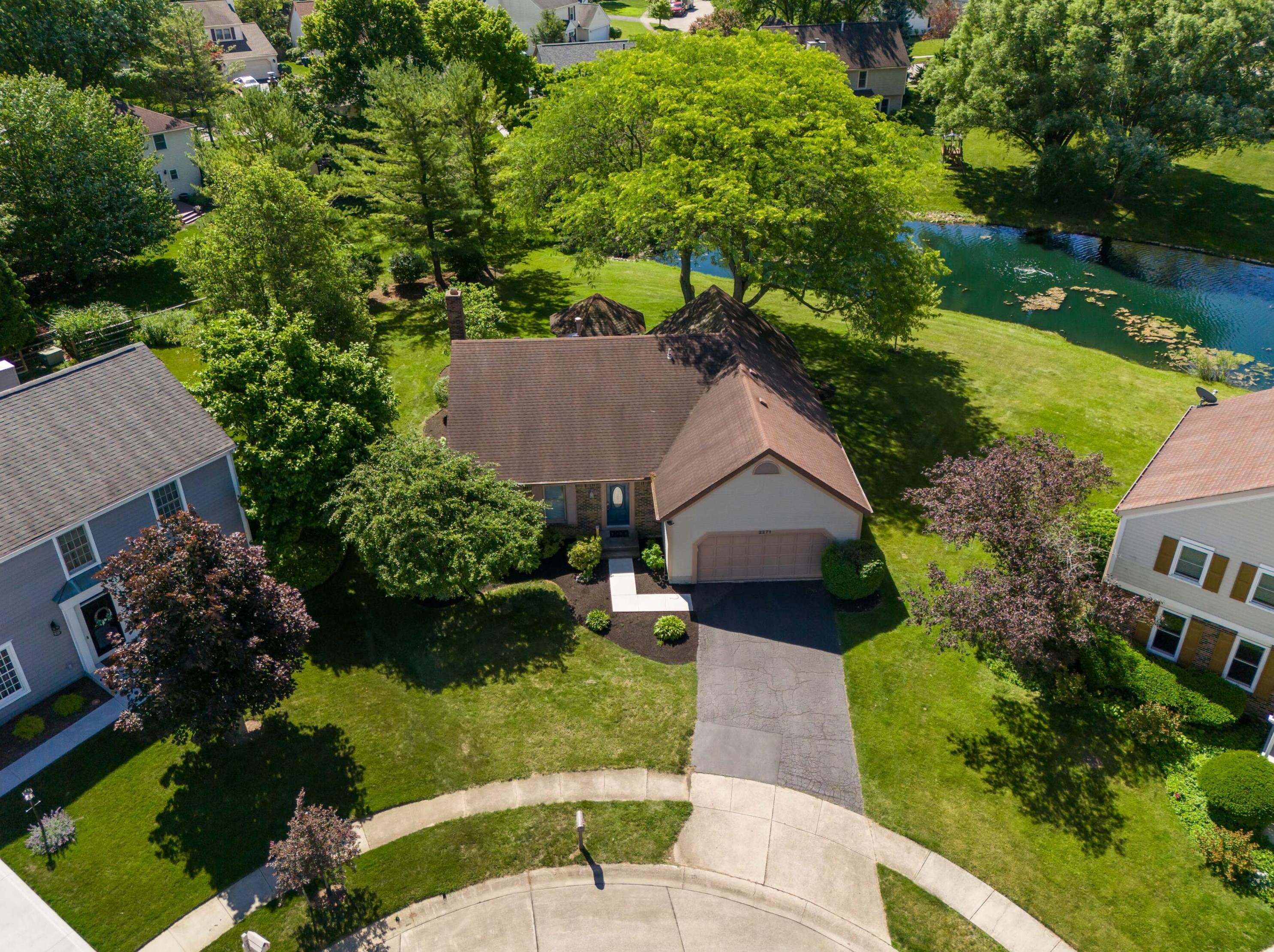 2271 Palmleaf Ct, Columbus, OH 43235-4215