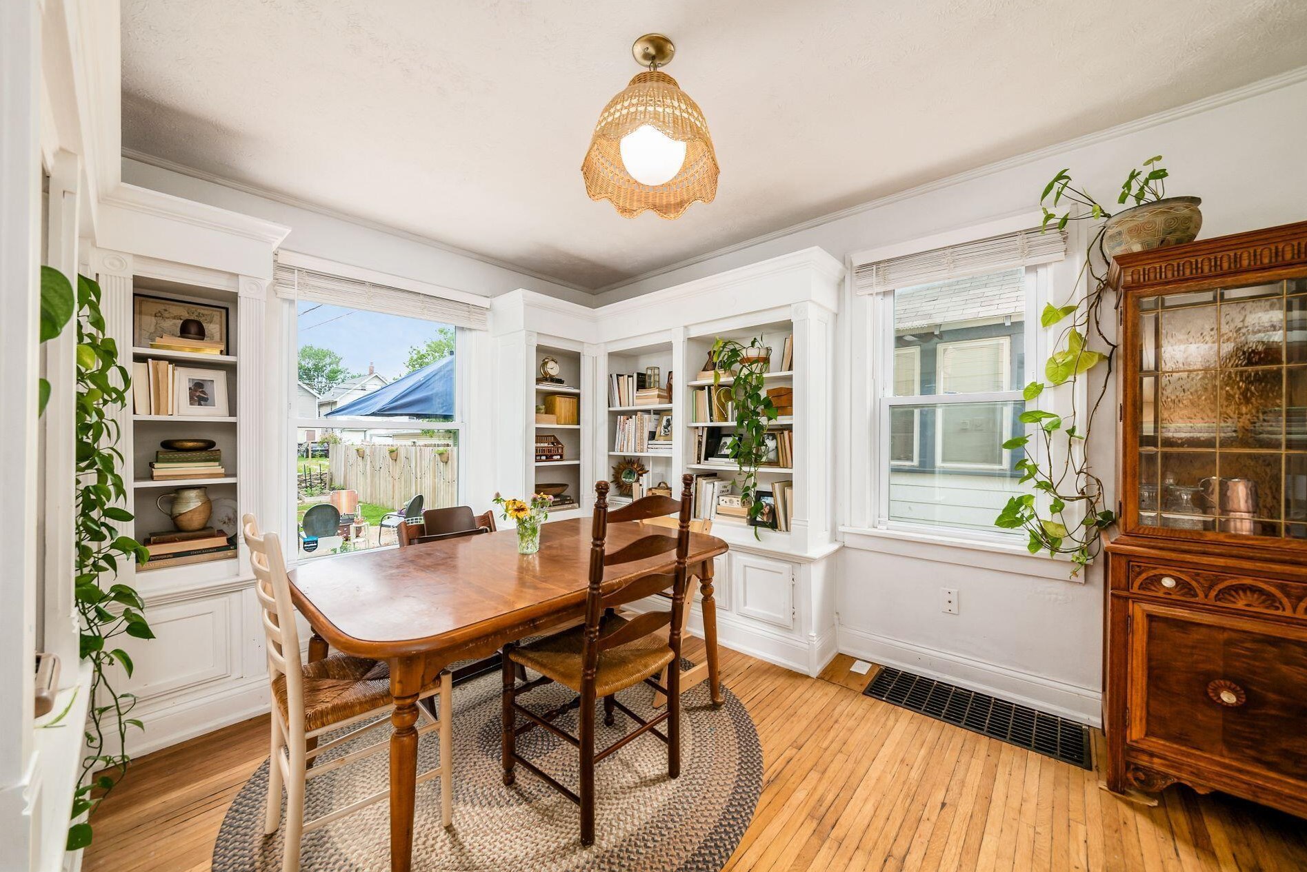 2391 Glenmawr Ave, Columbus OH  43202-3106 exterior