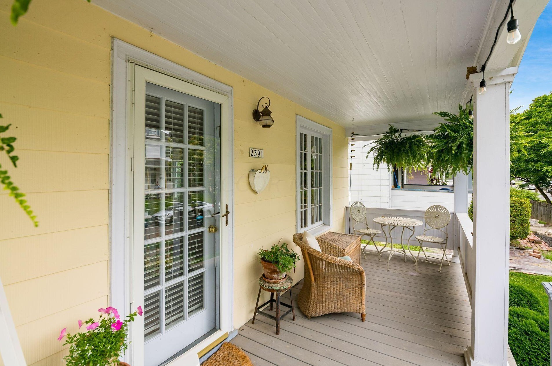 2391 Glenmawr Ave, Columbus OH  43202-3106 exterior