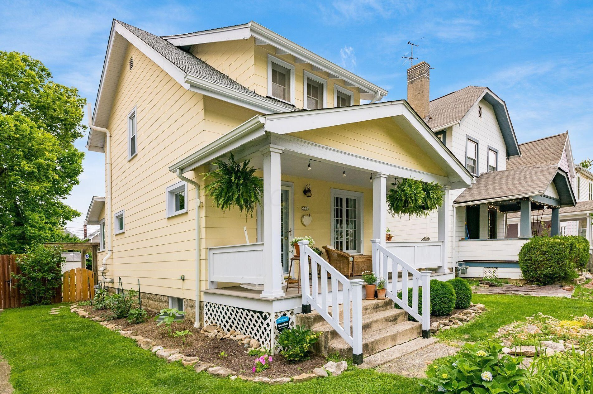 2391 Glenmawr Ave, Columbus, OH 43202-3105