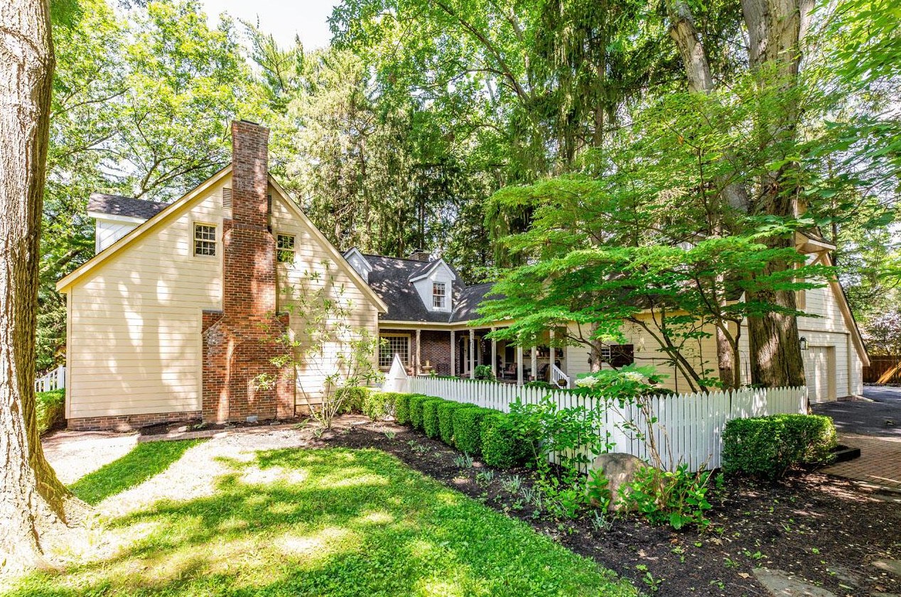 350 Tucker Dr, Sharon Township, OH 43085