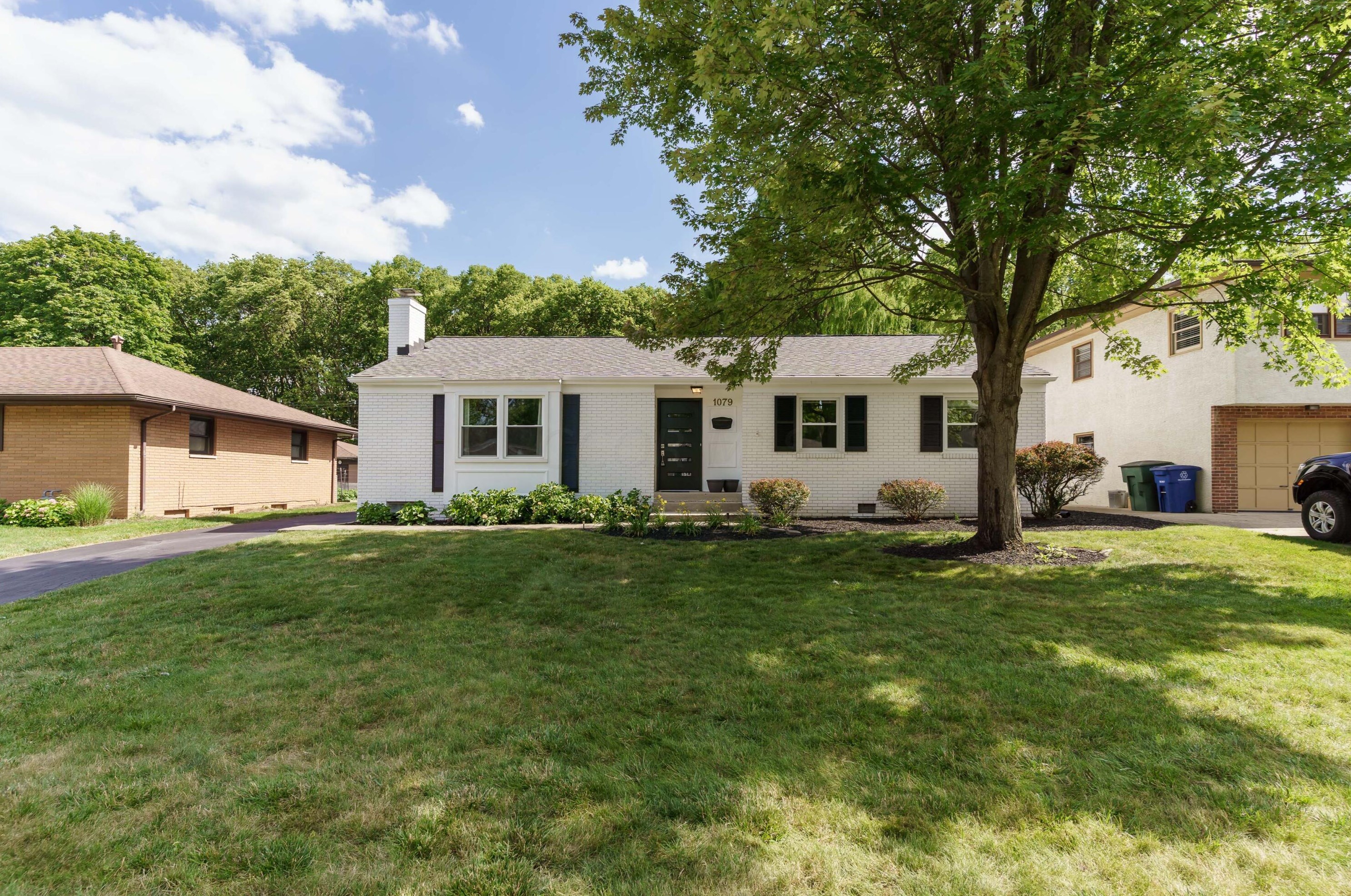 1079 Sunny Hill Dr, Columbus, OH 43221-2334