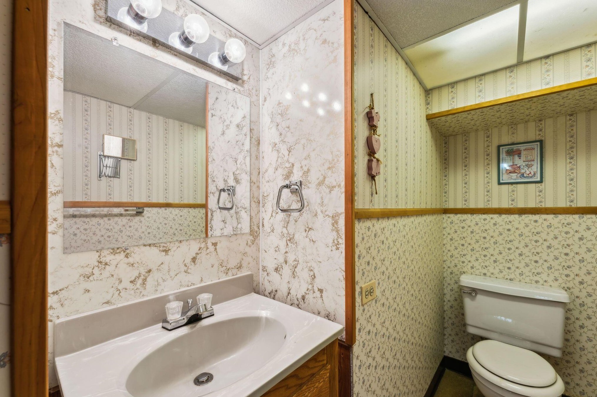3748 Kinsey Dr, Columbus OH  43224-2644 exterior