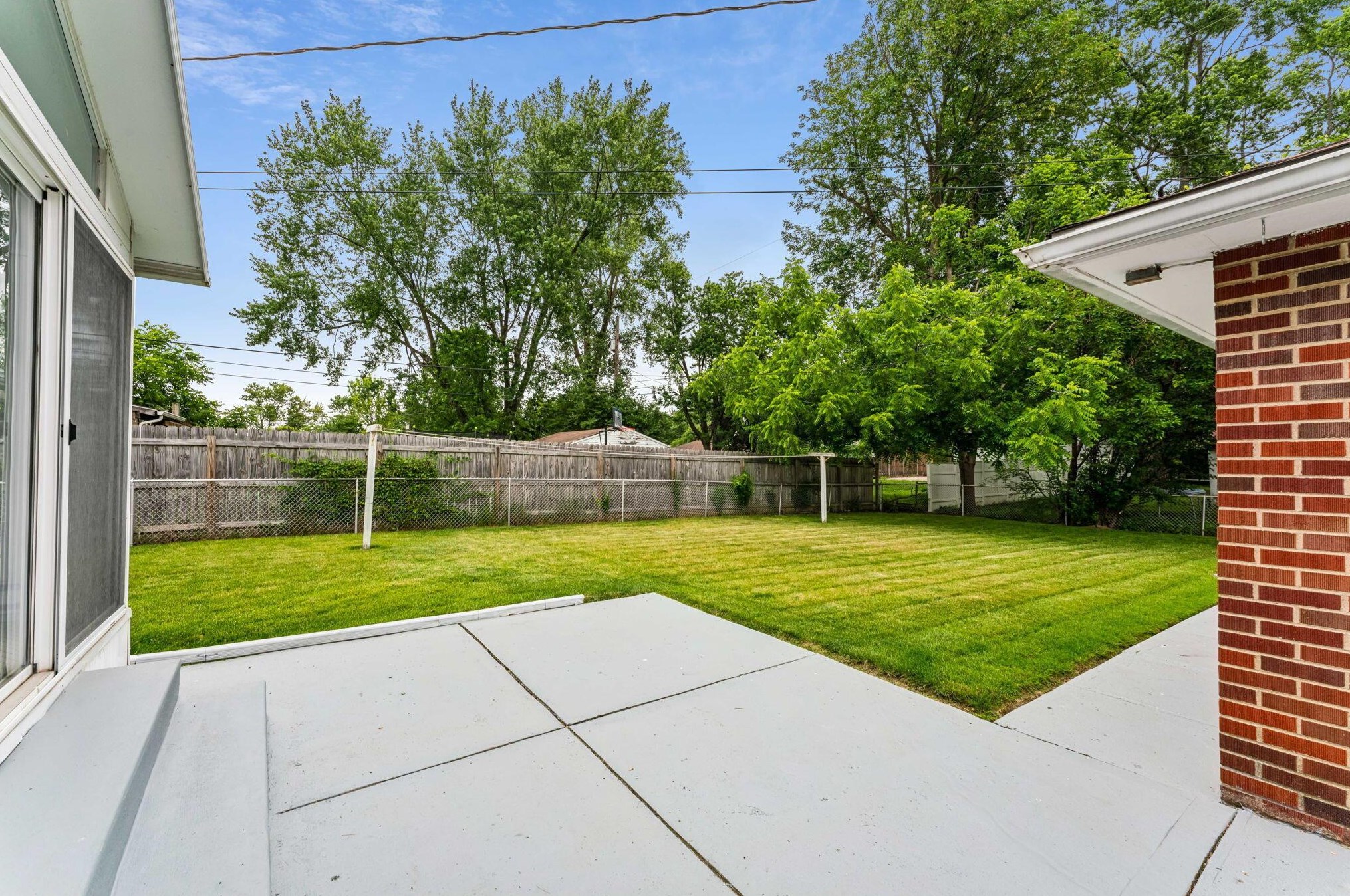3748 Kinsey Dr, Columbus OH  43224-2644 exterior