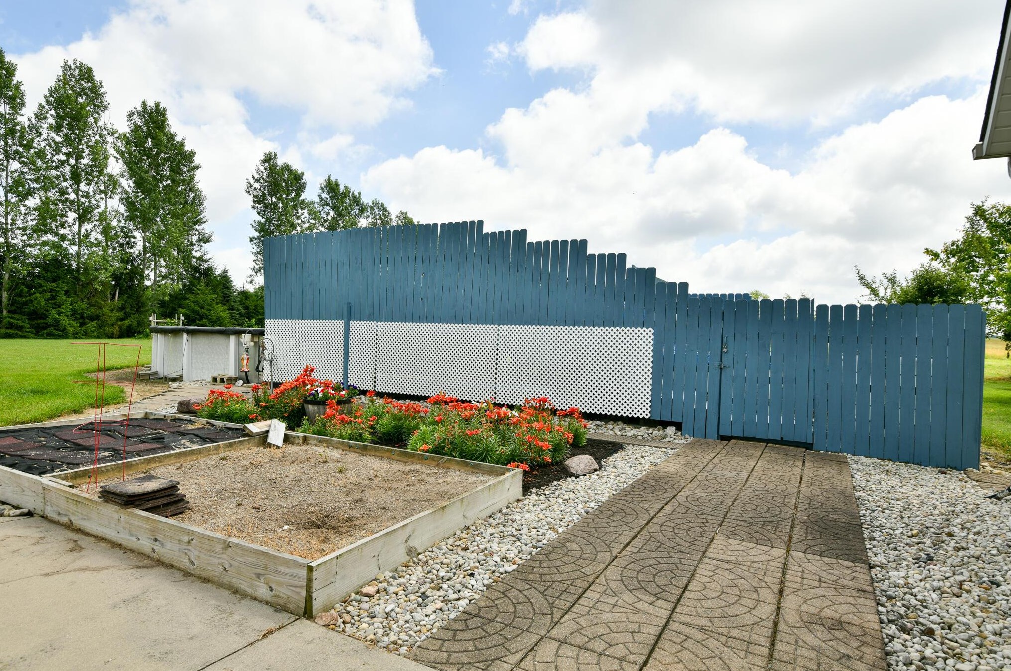 1150 Roxanna New Burlington Rd, Mount Holly OH  45068-8694 exterior