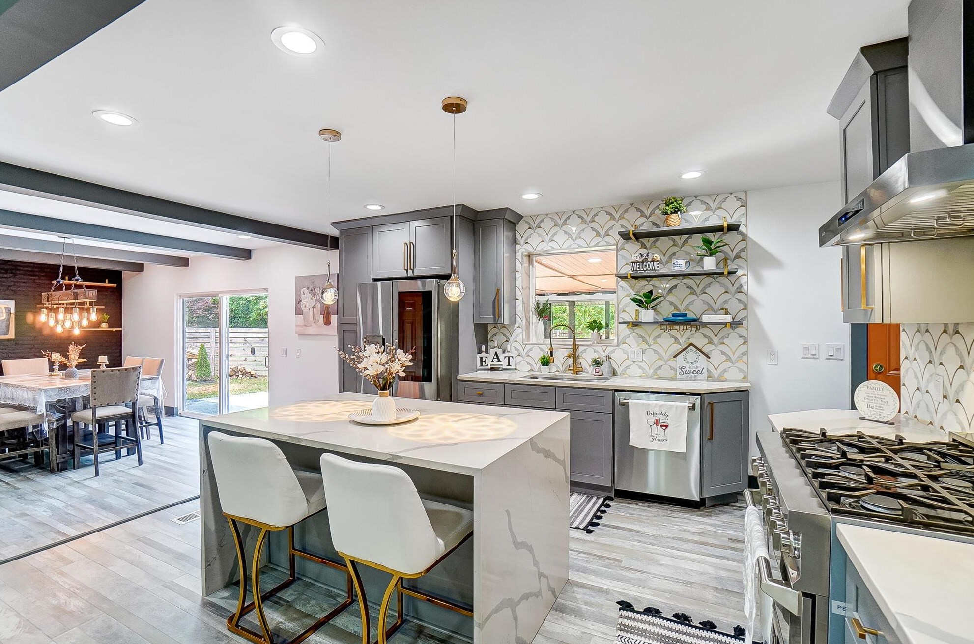 1380 Devonhurst Dr, Columbus OH 43232-1524 exterior