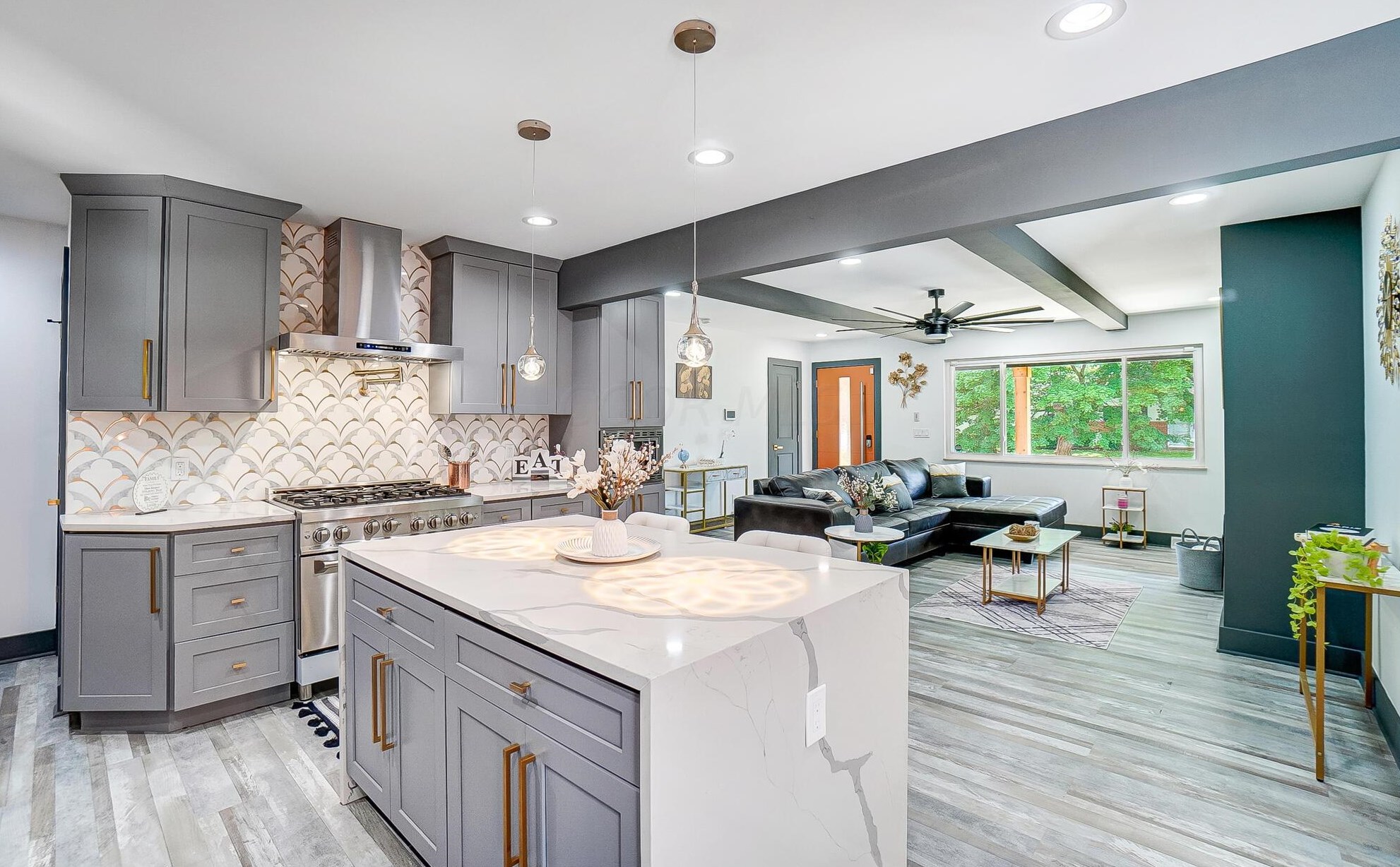 1380 Devonhurst Dr, Columbus OH 43232-1524 exterior