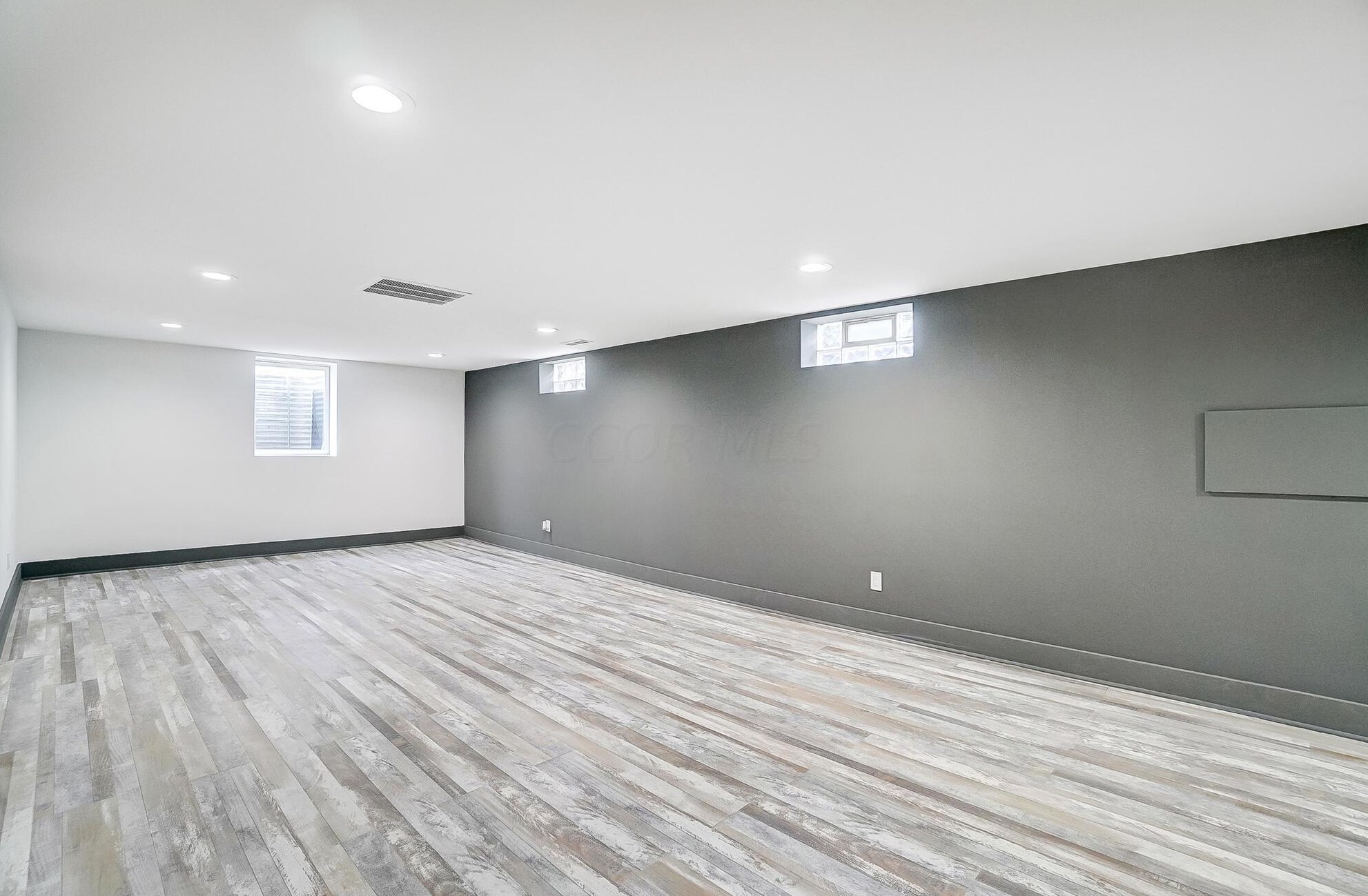 1380 Devonhurst Dr, Columbus OH 43232-1524 exterior