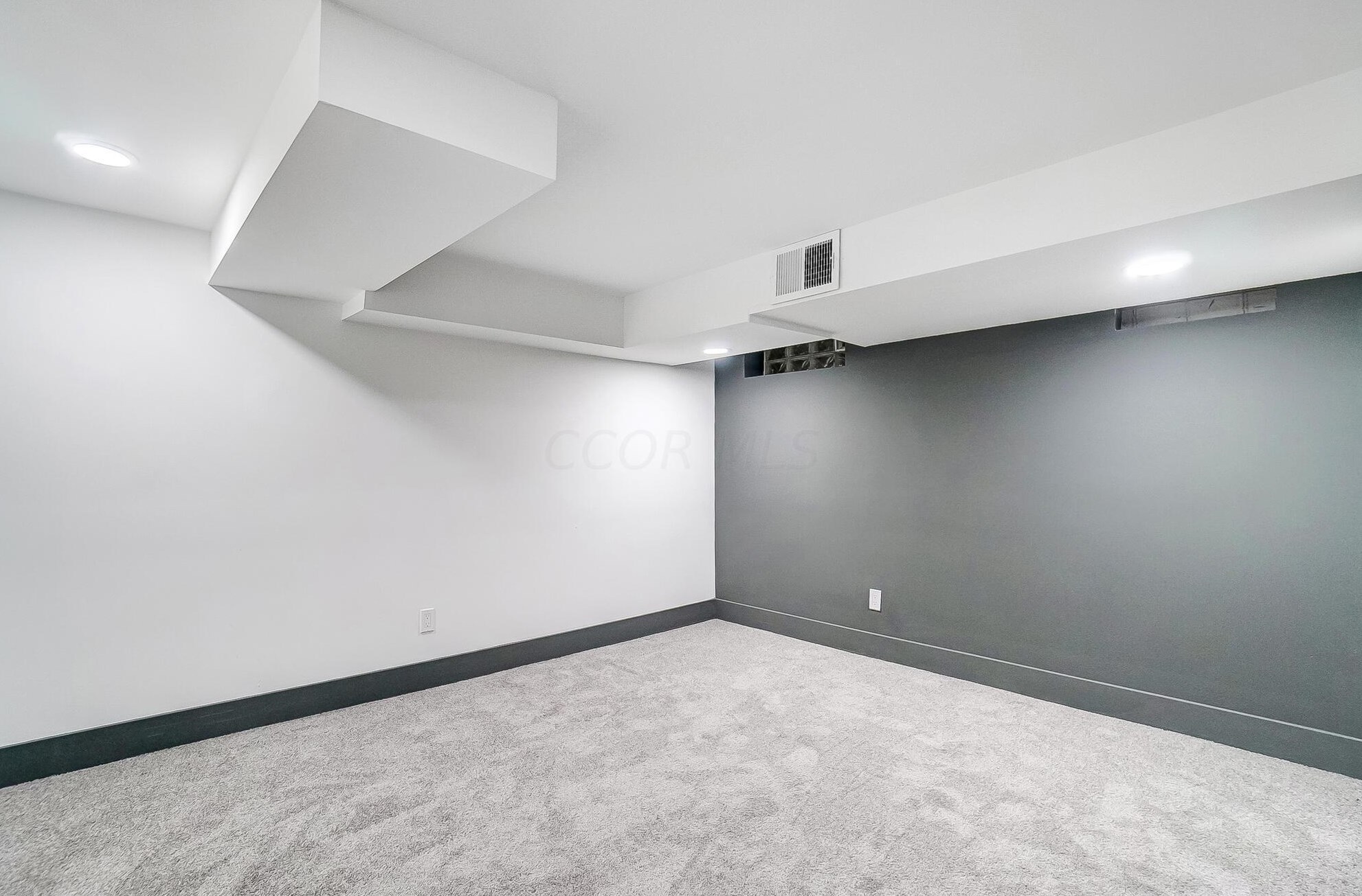 1380 Devonhurst Dr, Columbus OH 43232-1524 exterior