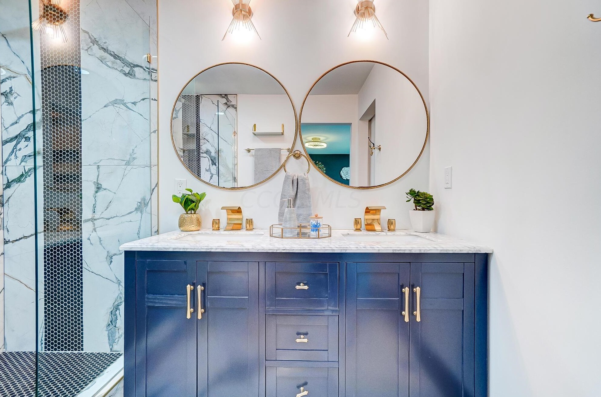 1380 Devonhurst Dr, Columbus OH 43232-1524 exterior