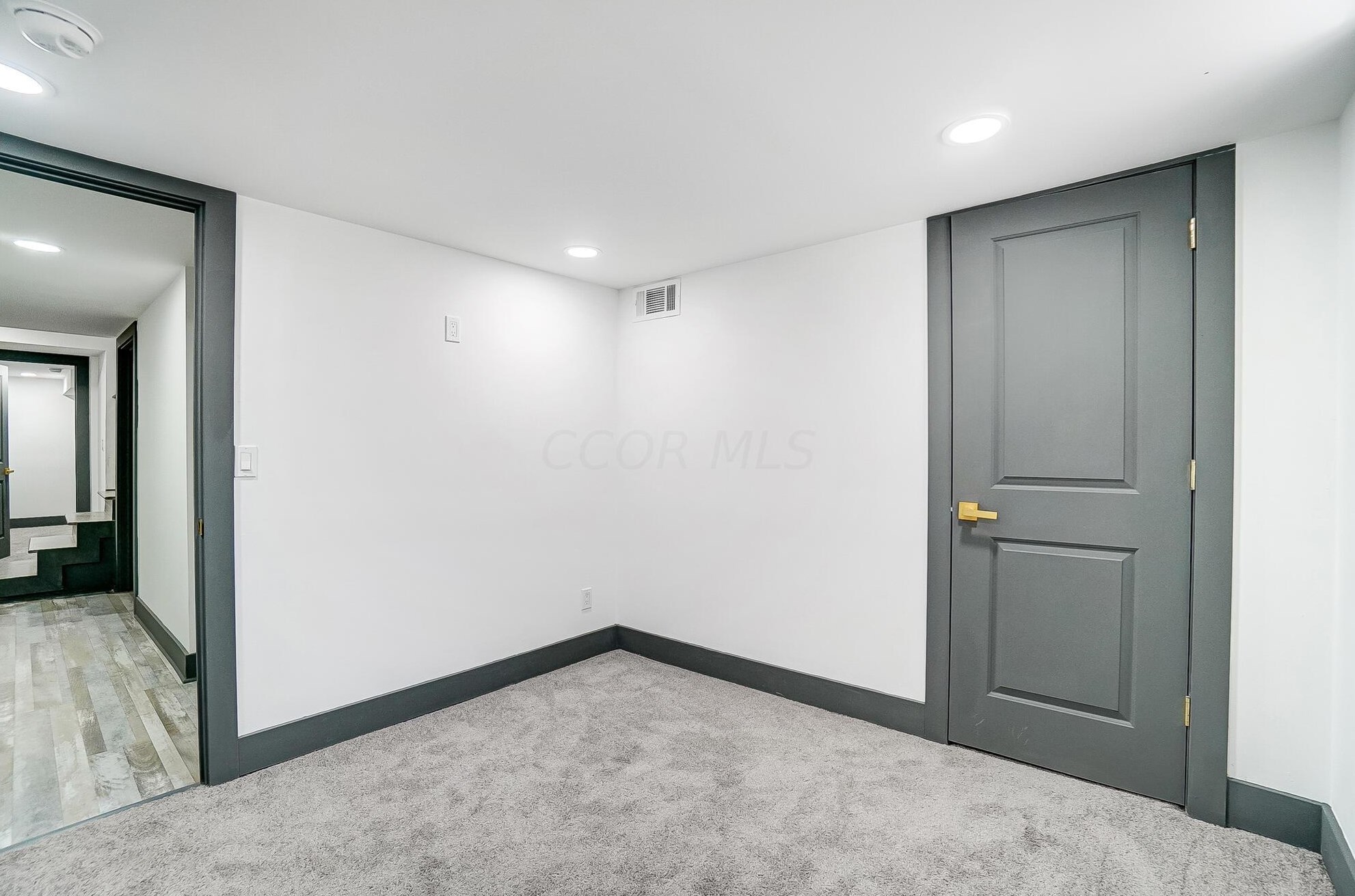 1380 Devonhurst Dr, Columbus OH 43232-1524 exterior