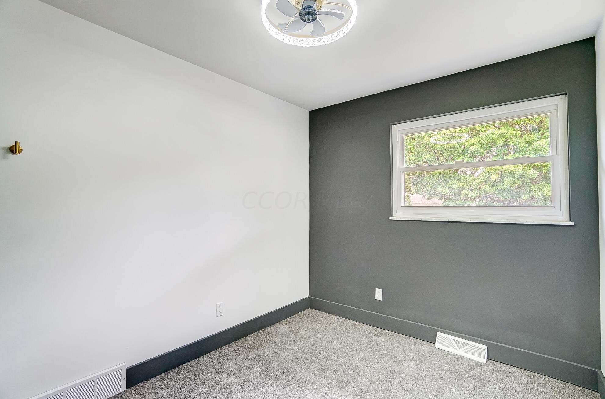 1380 Devonhurst Dr, Columbus OH 43232-1524 exterior