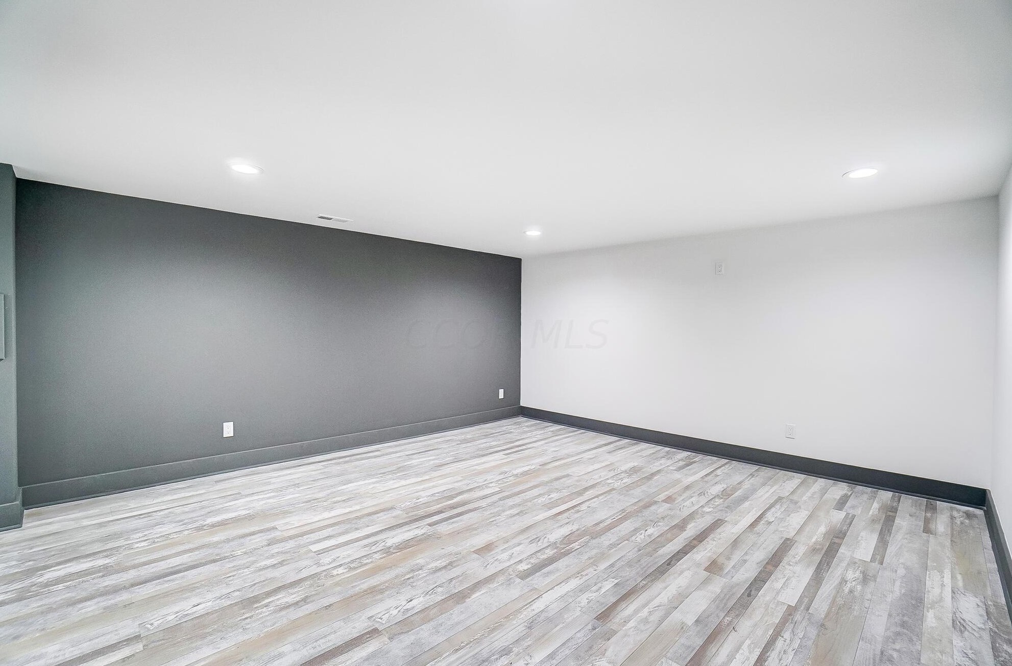 1380 Devonhurst Dr, Columbus OH 43232-1524 exterior