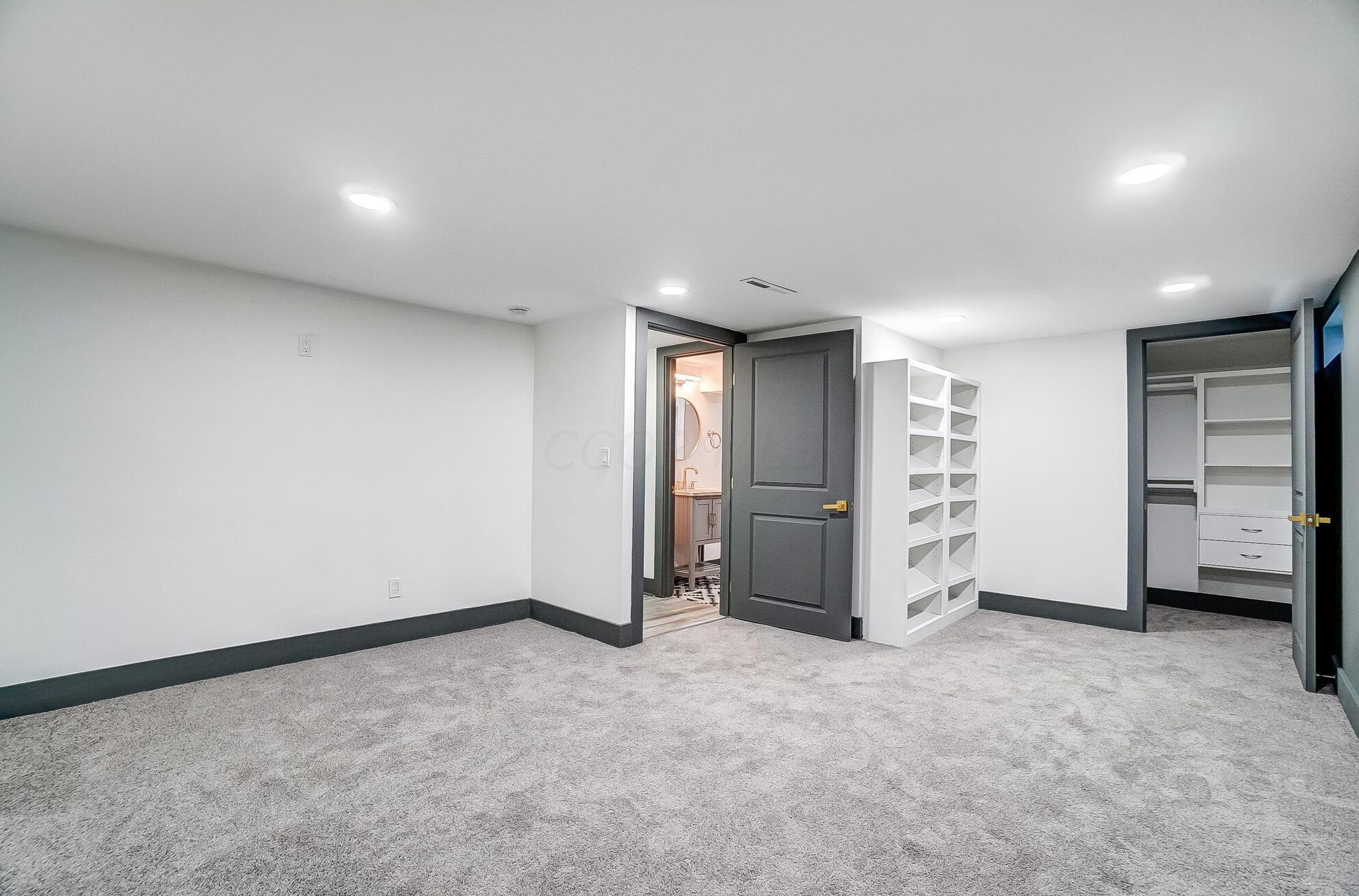 1380 Devonhurst Dr, Columbus OH 43232-1524 exterior