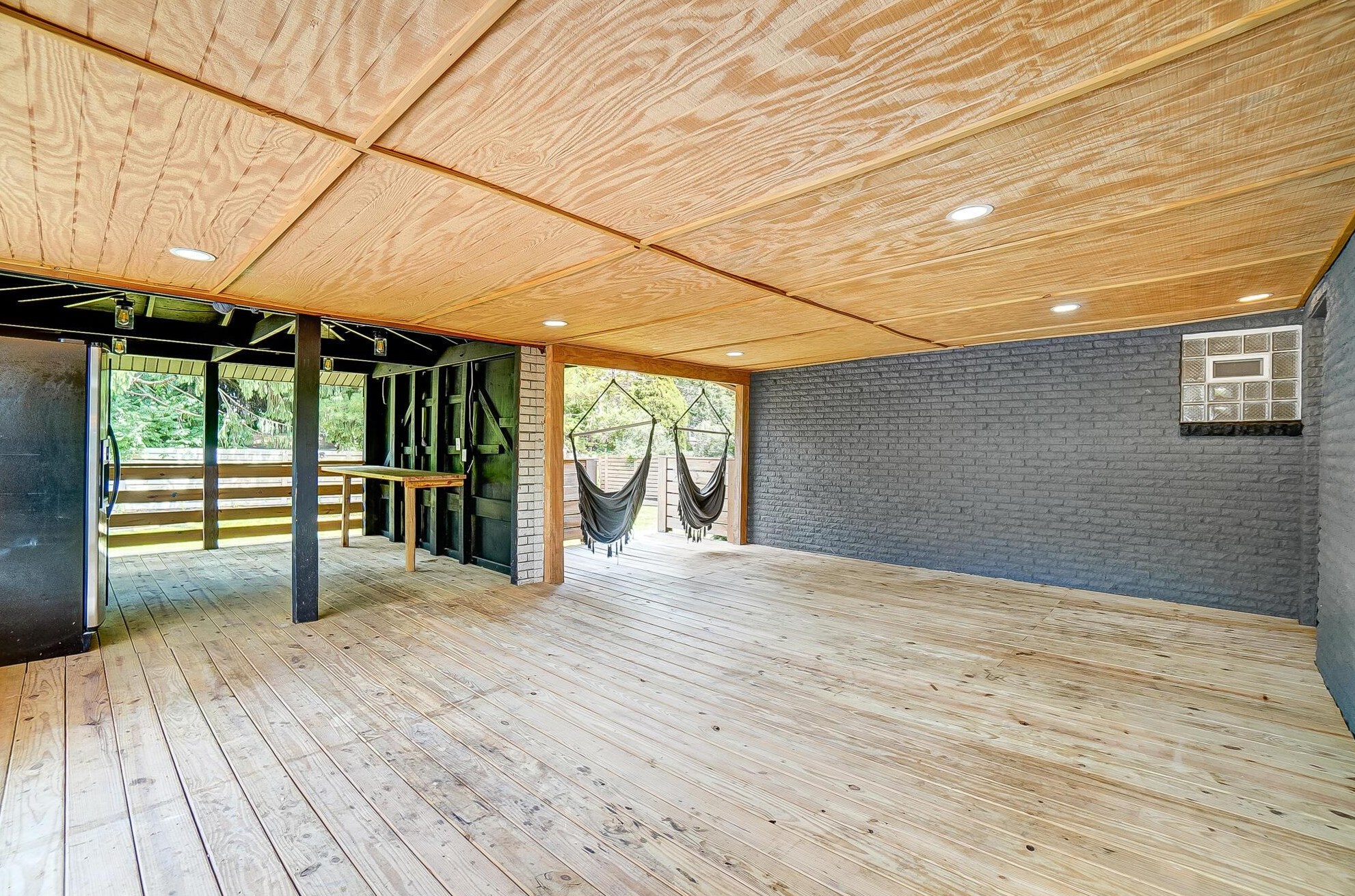 1380 Devonhurst Dr, Columbus OH 43232-1524 exterior