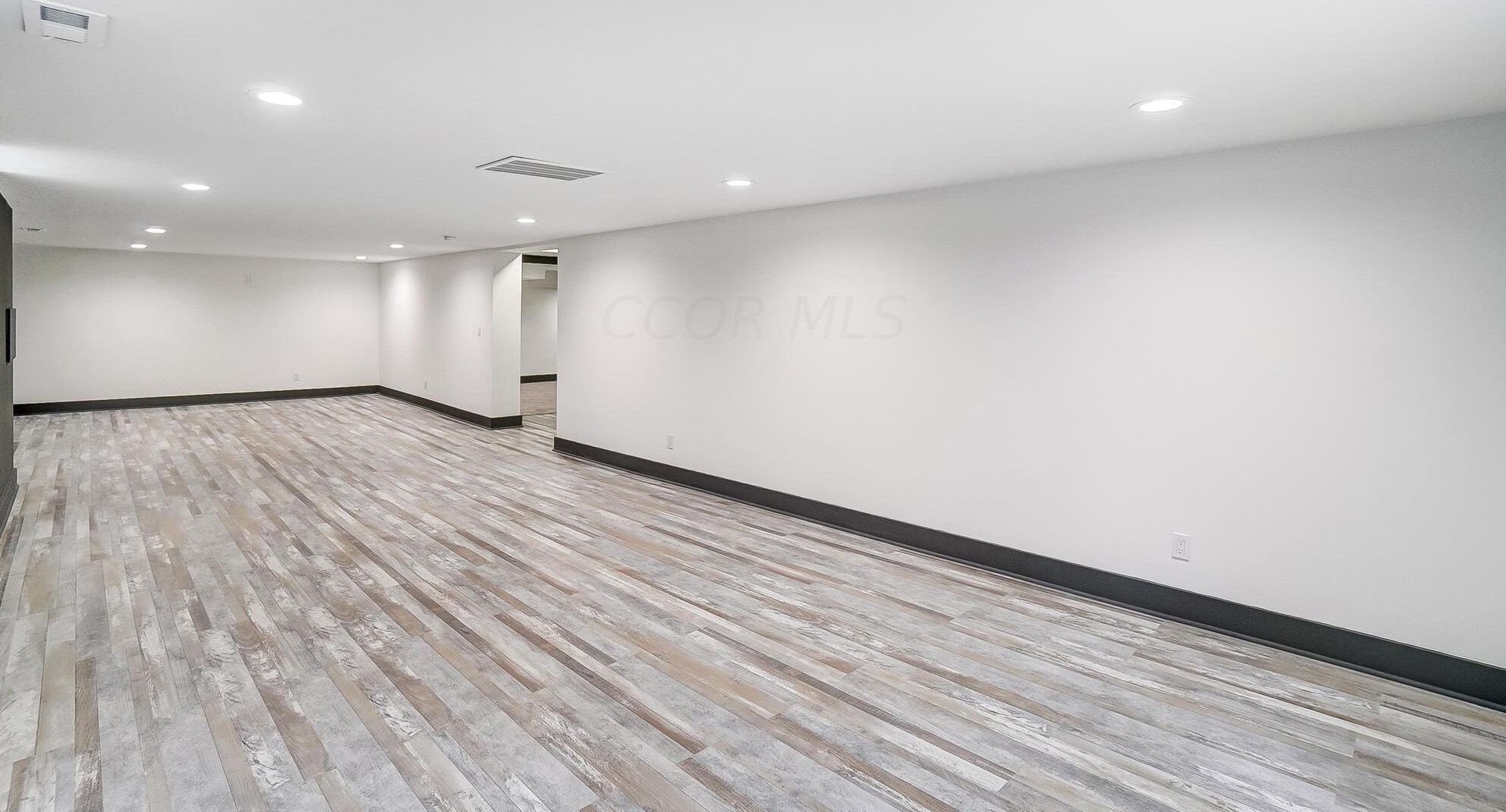 1380 Devonhurst Dr, Columbus OH 43232-1524 exterior