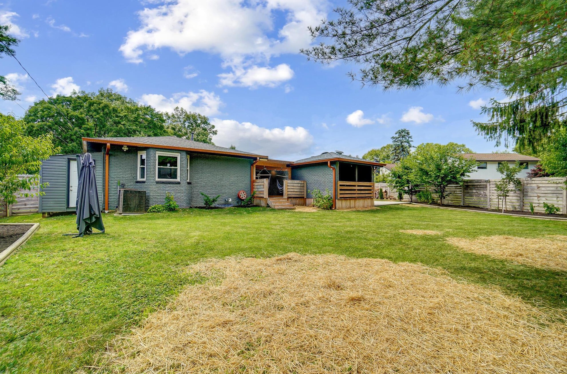 1380 Devonhurst Dr, Columbus OH 43232-1524 exterior