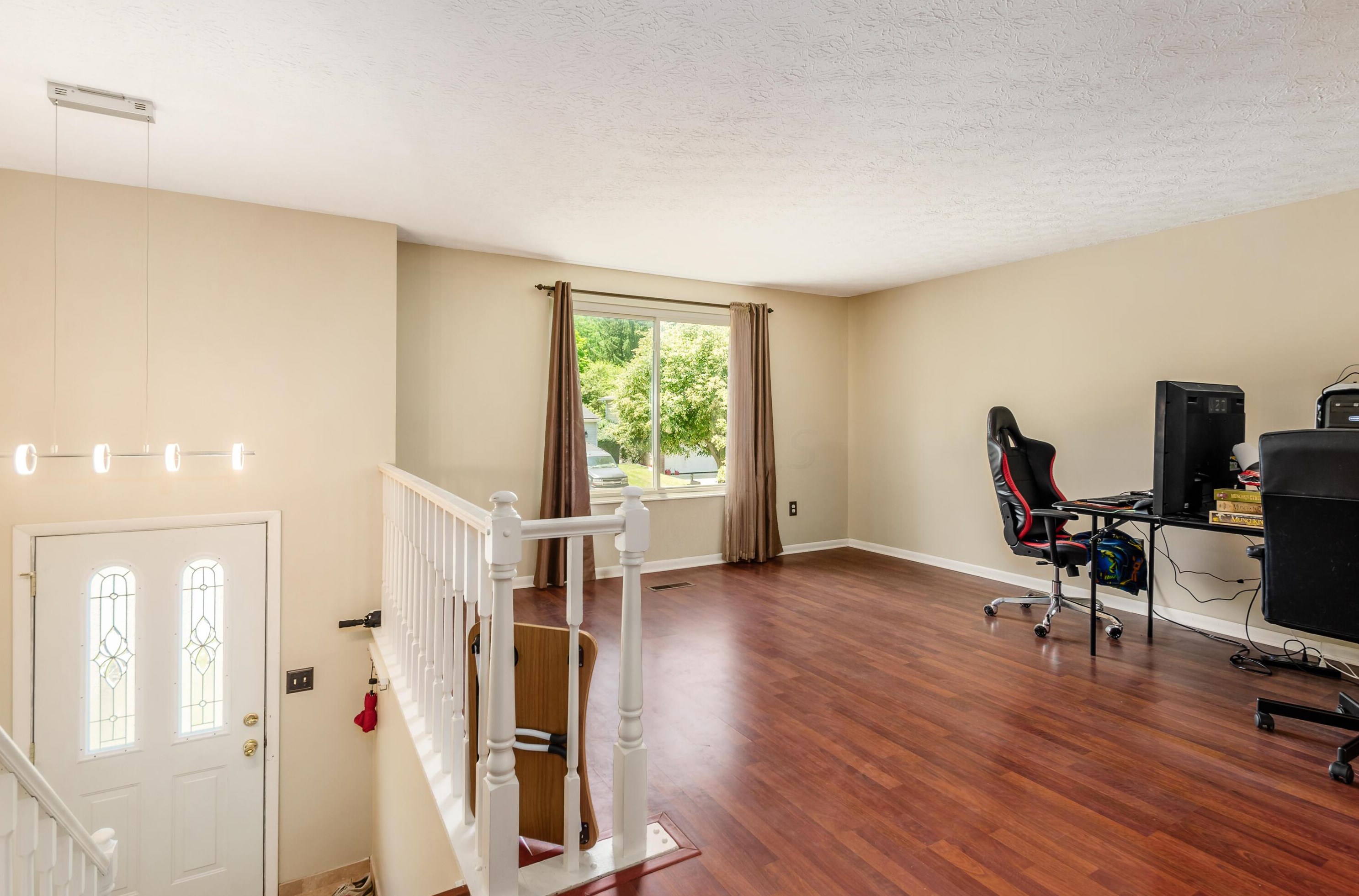 302 Rimbey Ave, Columbus OH  43230-1634 exterior