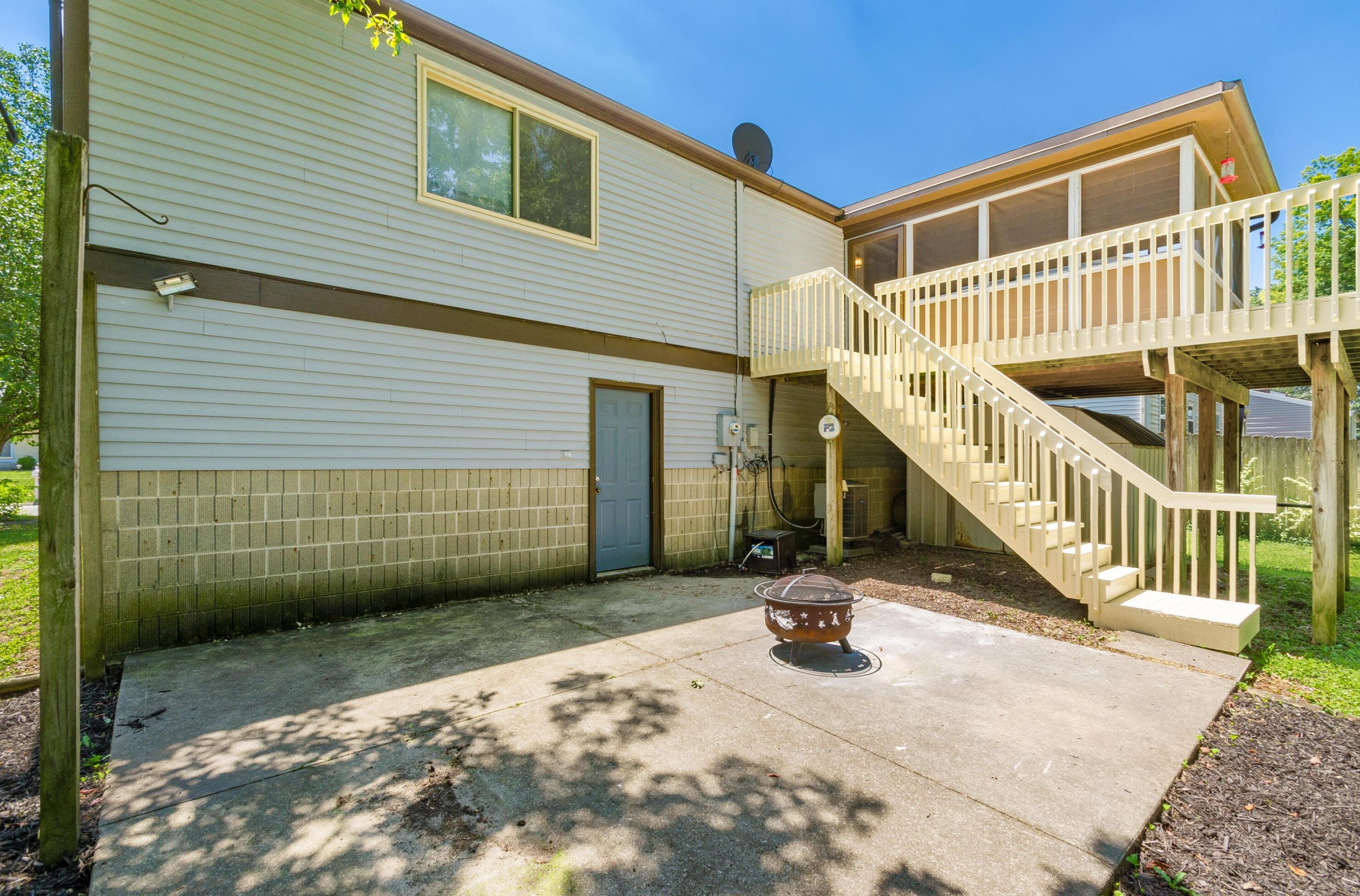 302 Rimbey Ave, Columbus OH  43230-1634 exterior