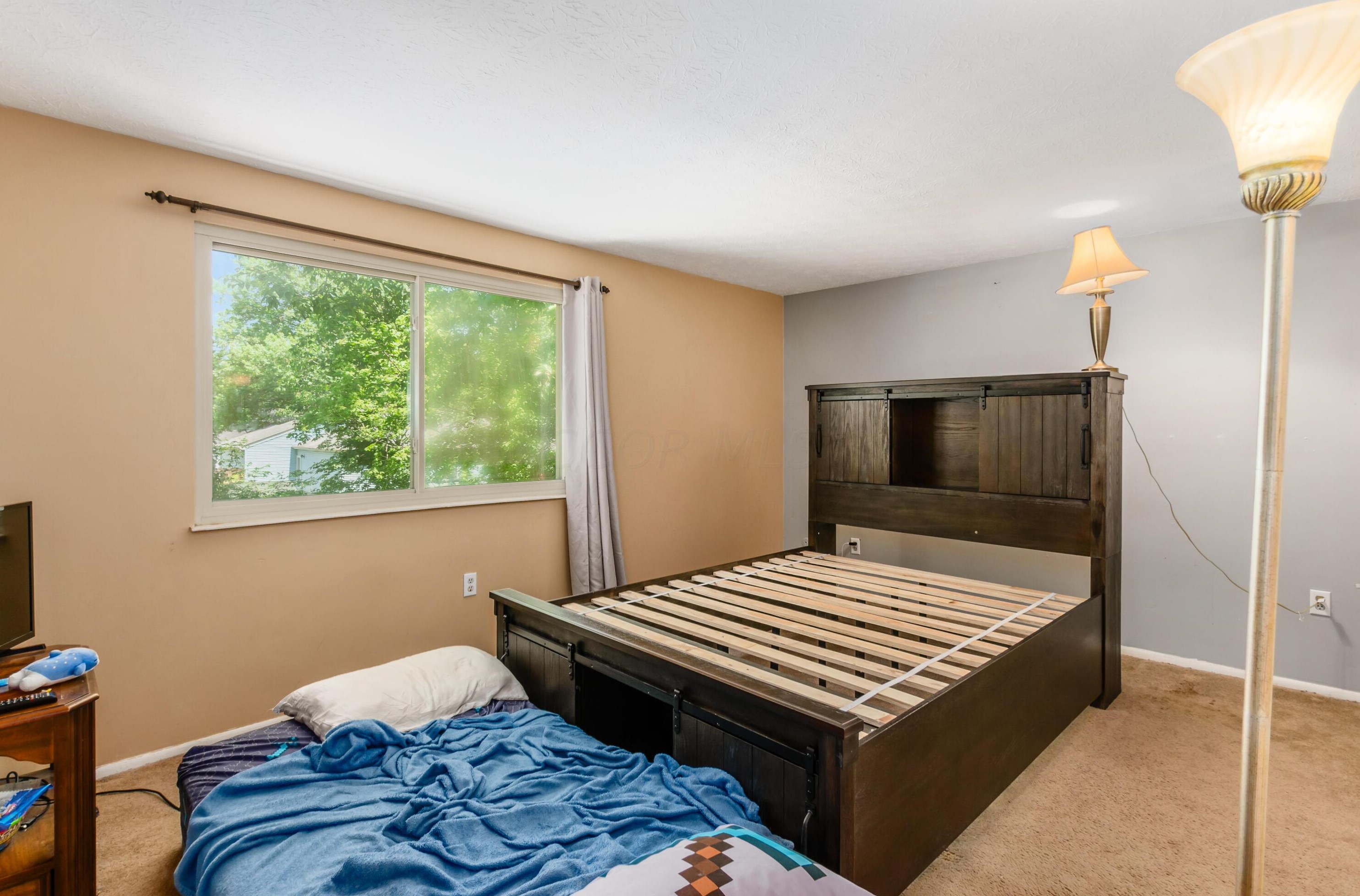 302 Rimbey Ave, Columbus OH  43230-1634 exterior