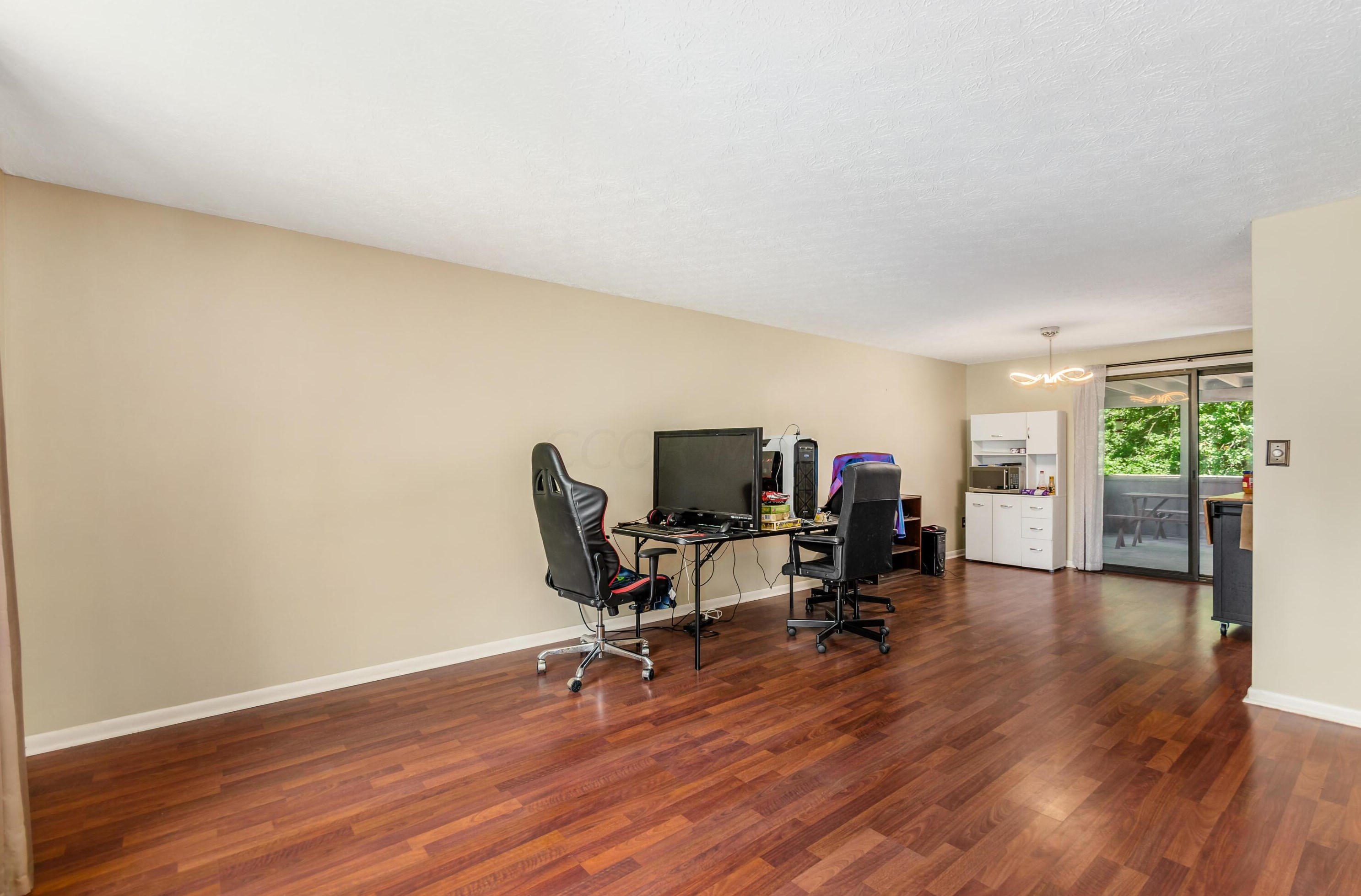 302 Rimbey Ave, Columbus OH  43230-1634 exterior