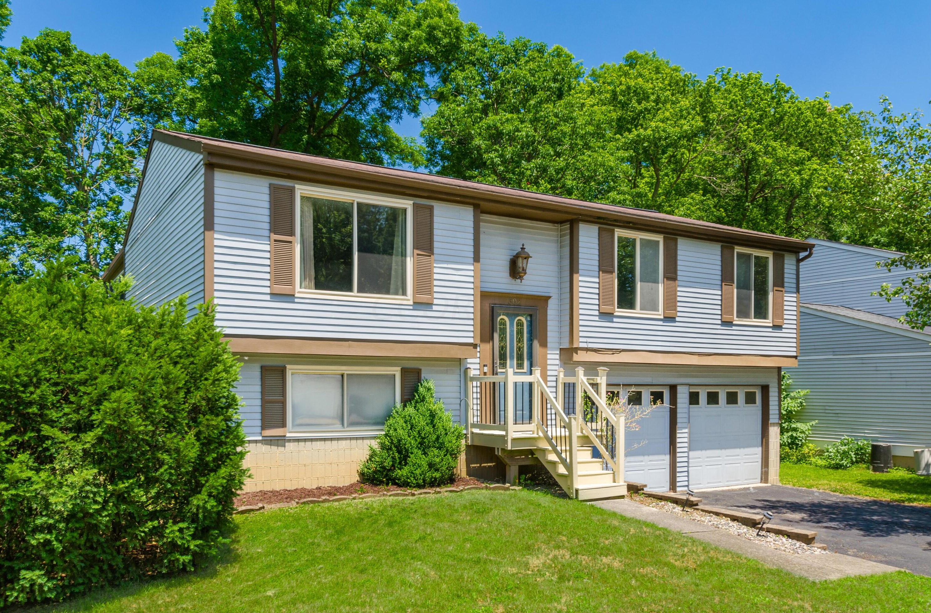 302 Rimbey Ave, Columbus, OH 43230-1634