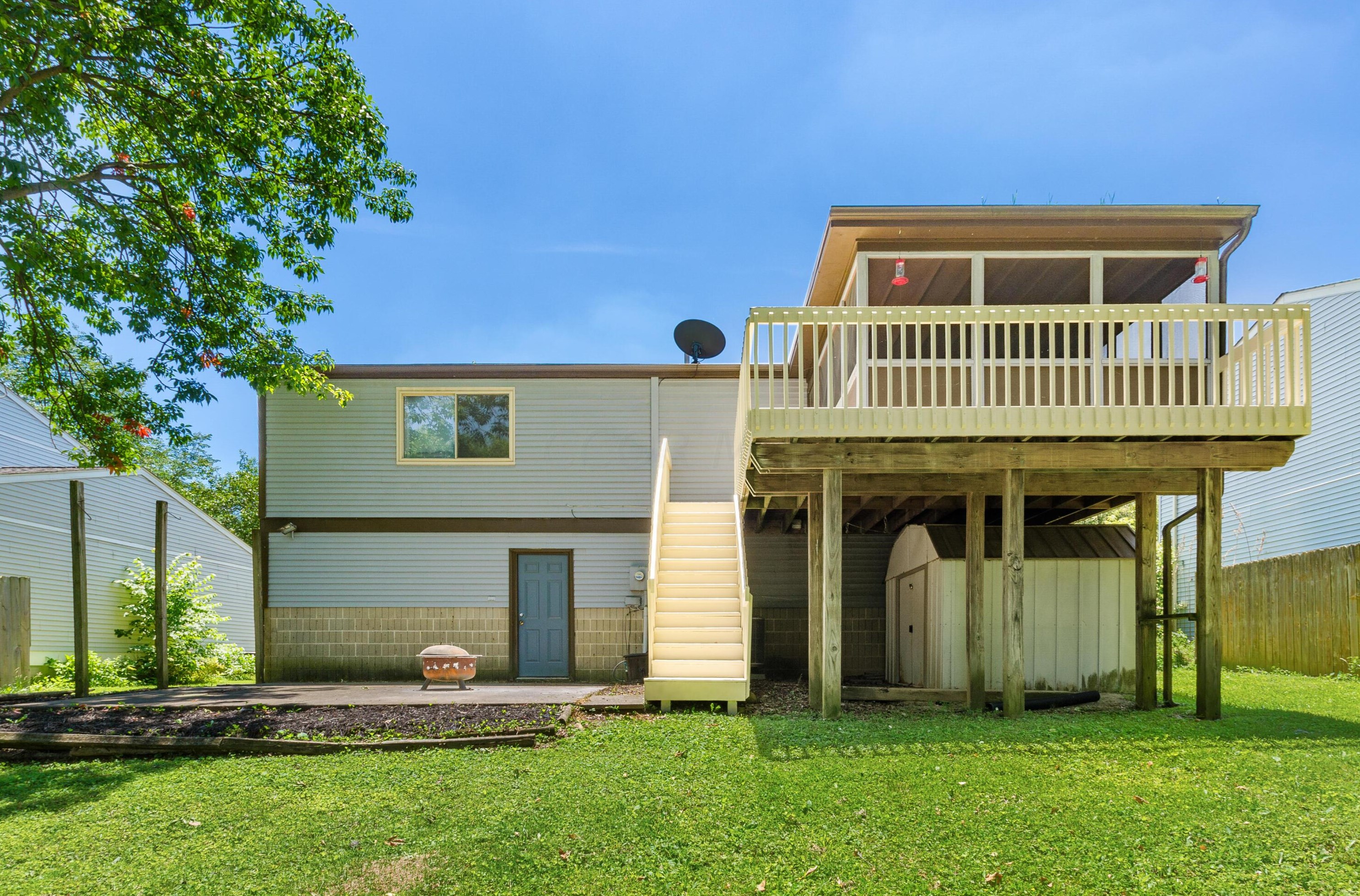 302 Rimbey Ave, Columbus OH  43230-1634 exterior