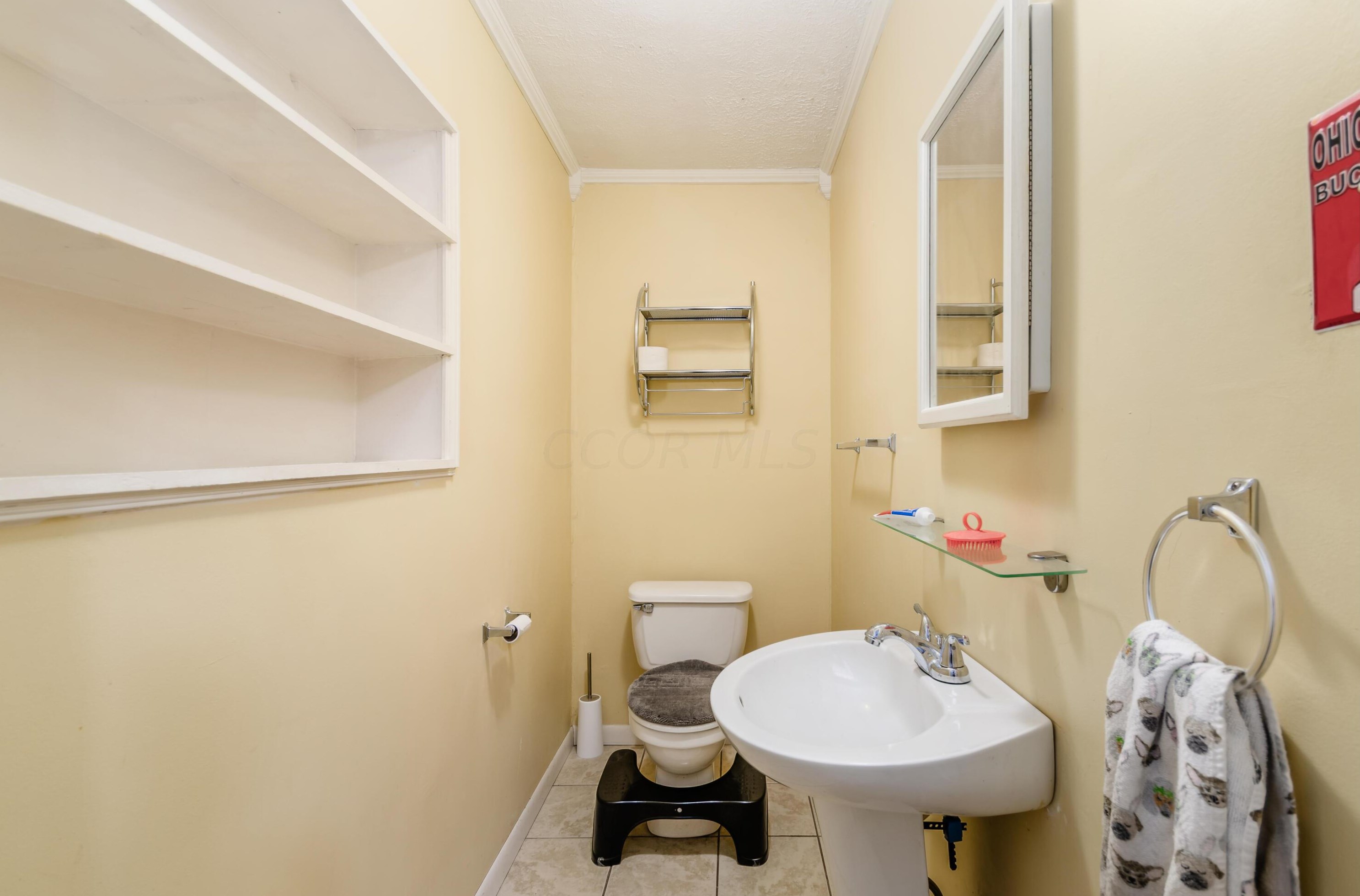 302 Rimbey Ave, Columbus OH  43230-1634 exterior