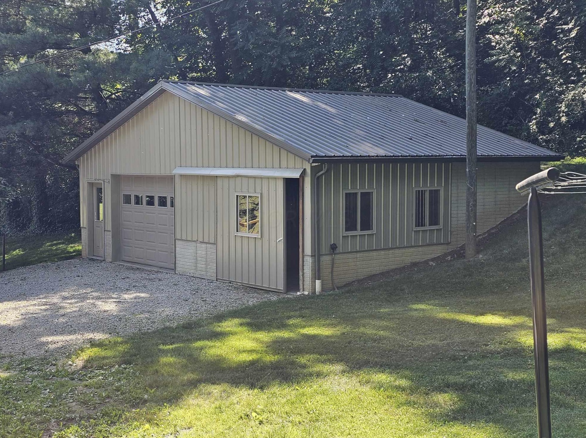 10885 Castor Rd, New Concord, OH 43762-9442