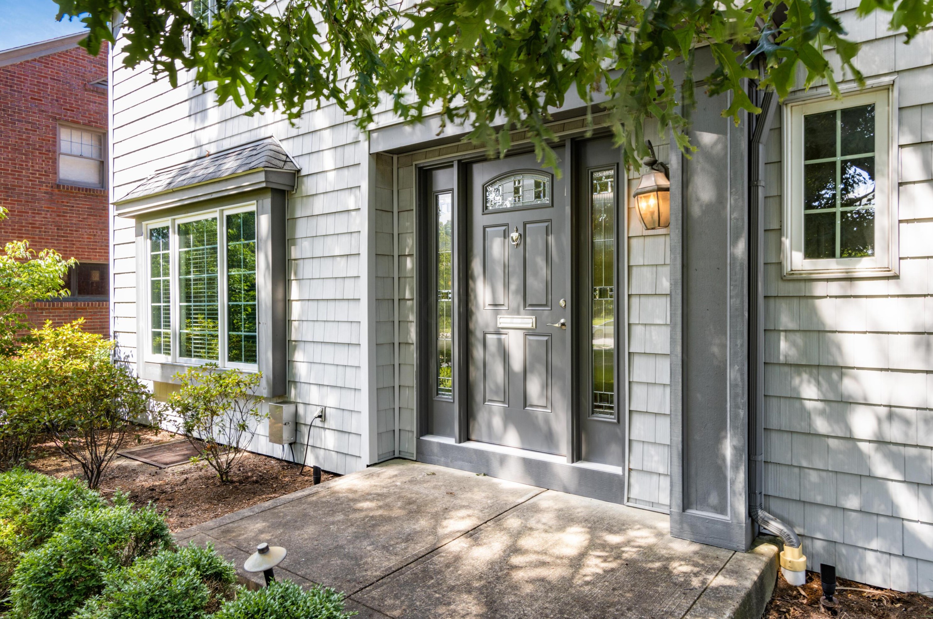 97 Dawson Ave, Columbus, OH 43209-1728