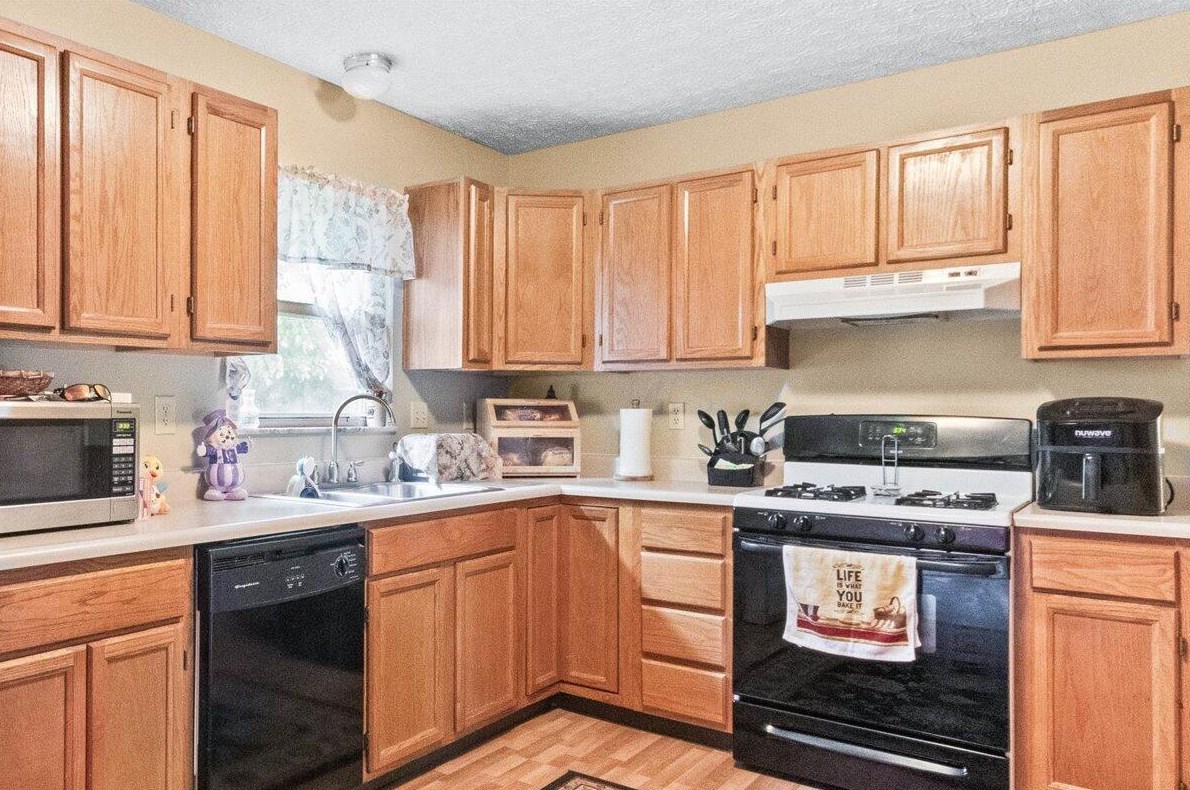 488 Courtright Dr, Pickerington OH  43147-1500 exterior