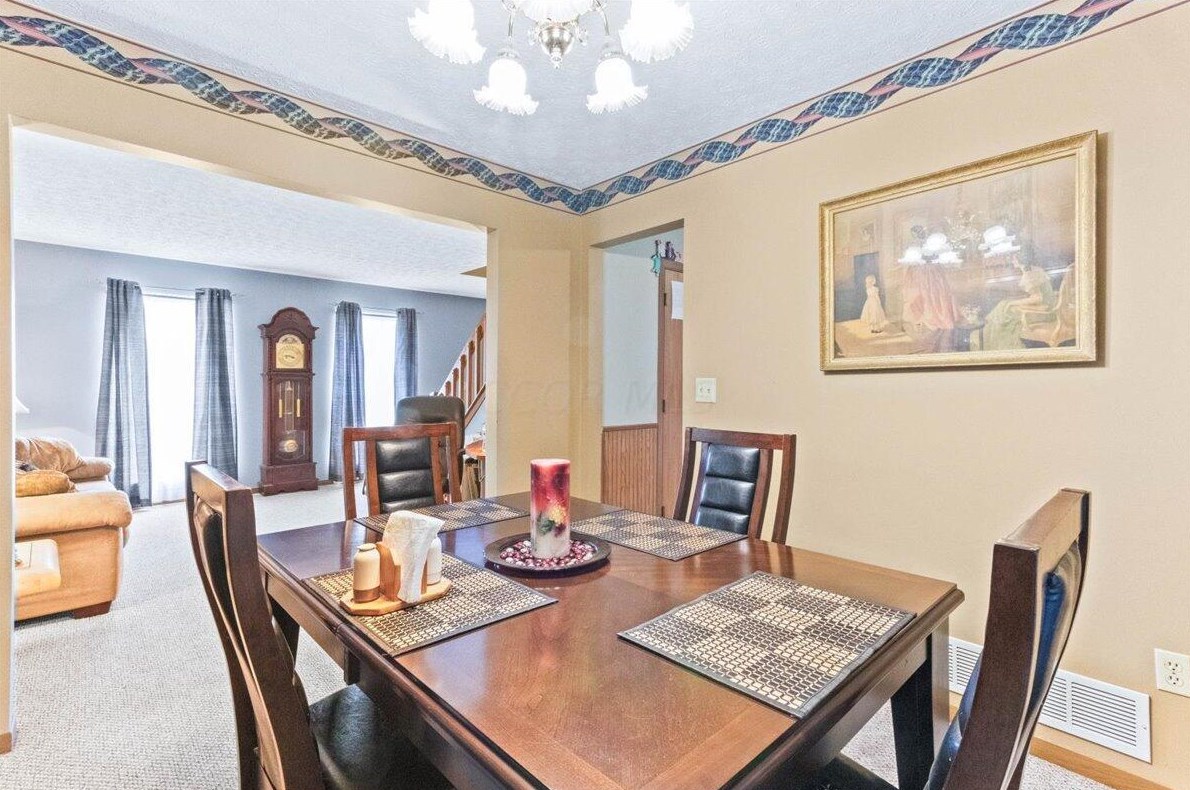488 Courtright Dr, Pickerington OH  43147-1500 exterior