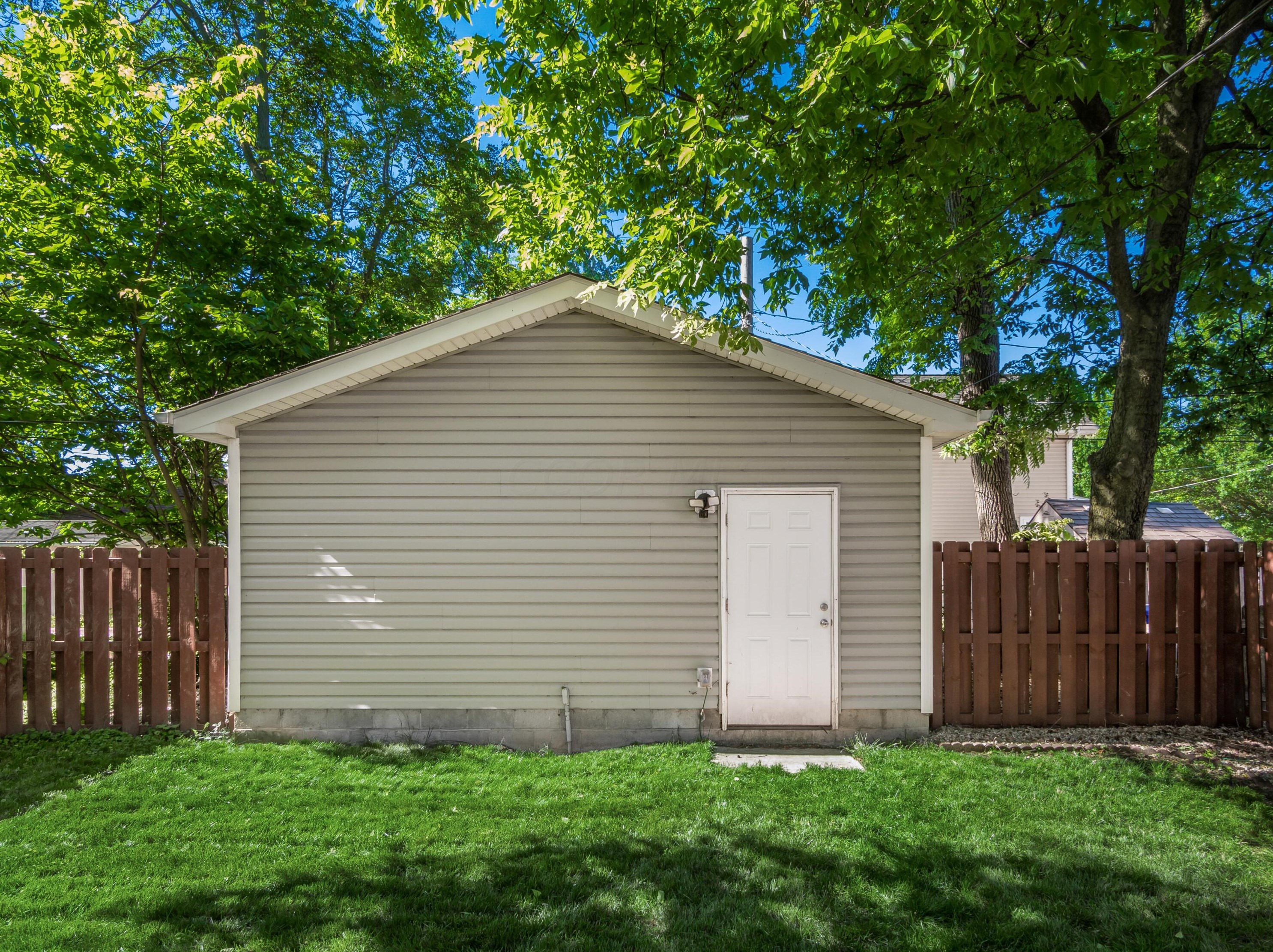 599 Columbus St, Columbus OH 43206-1594 exterior